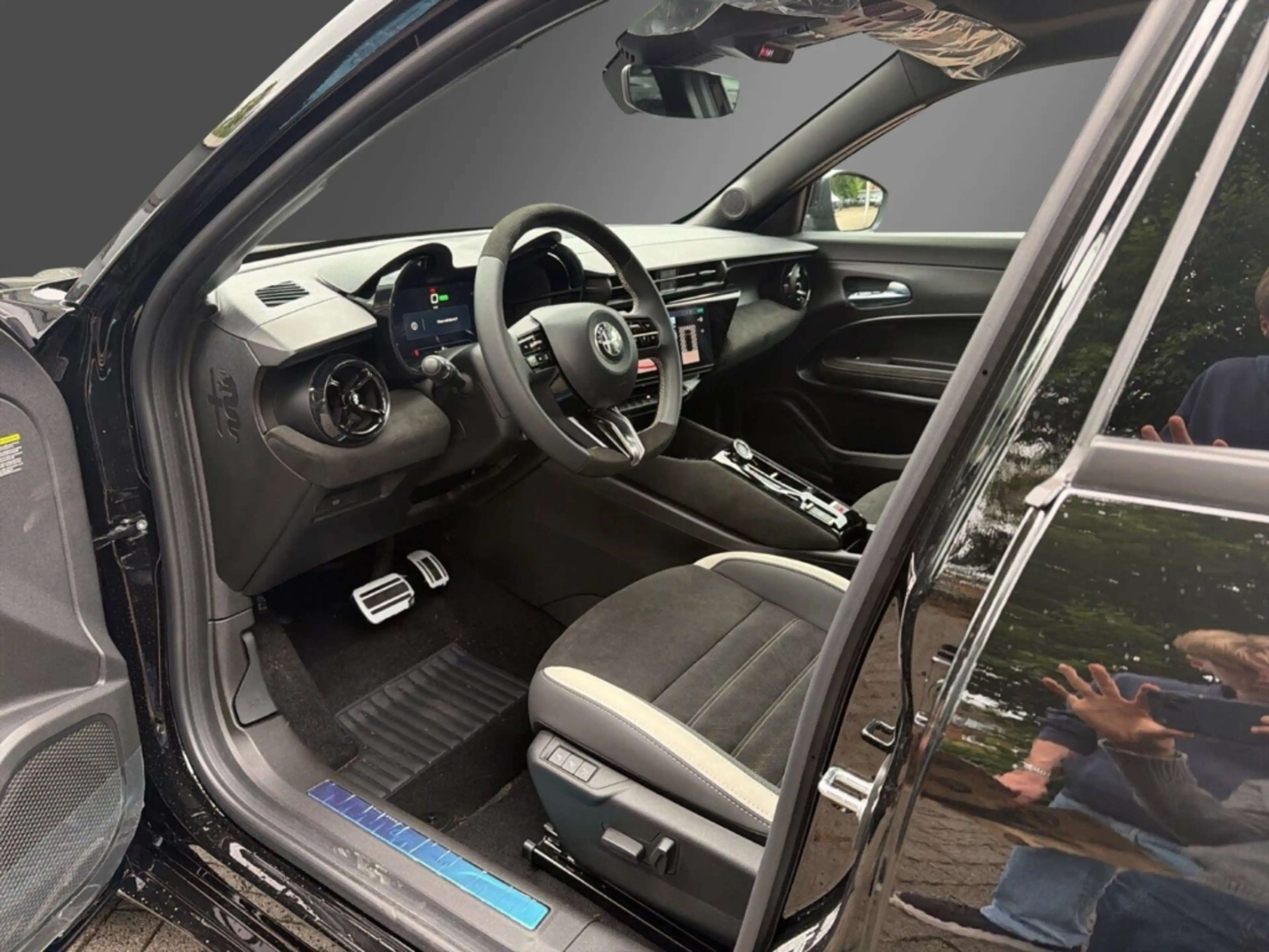 Alfa Romeo Junior Elettrica Sport Speciale -Panorama-Wärmepumpe — photo 6