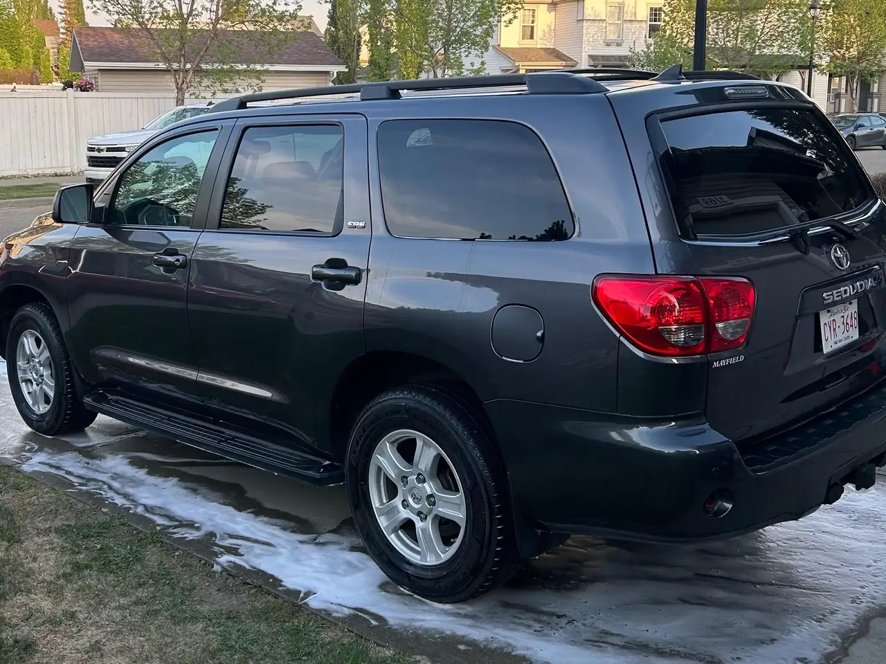 Toyota Sequoia снимка Toyota Sequoia
