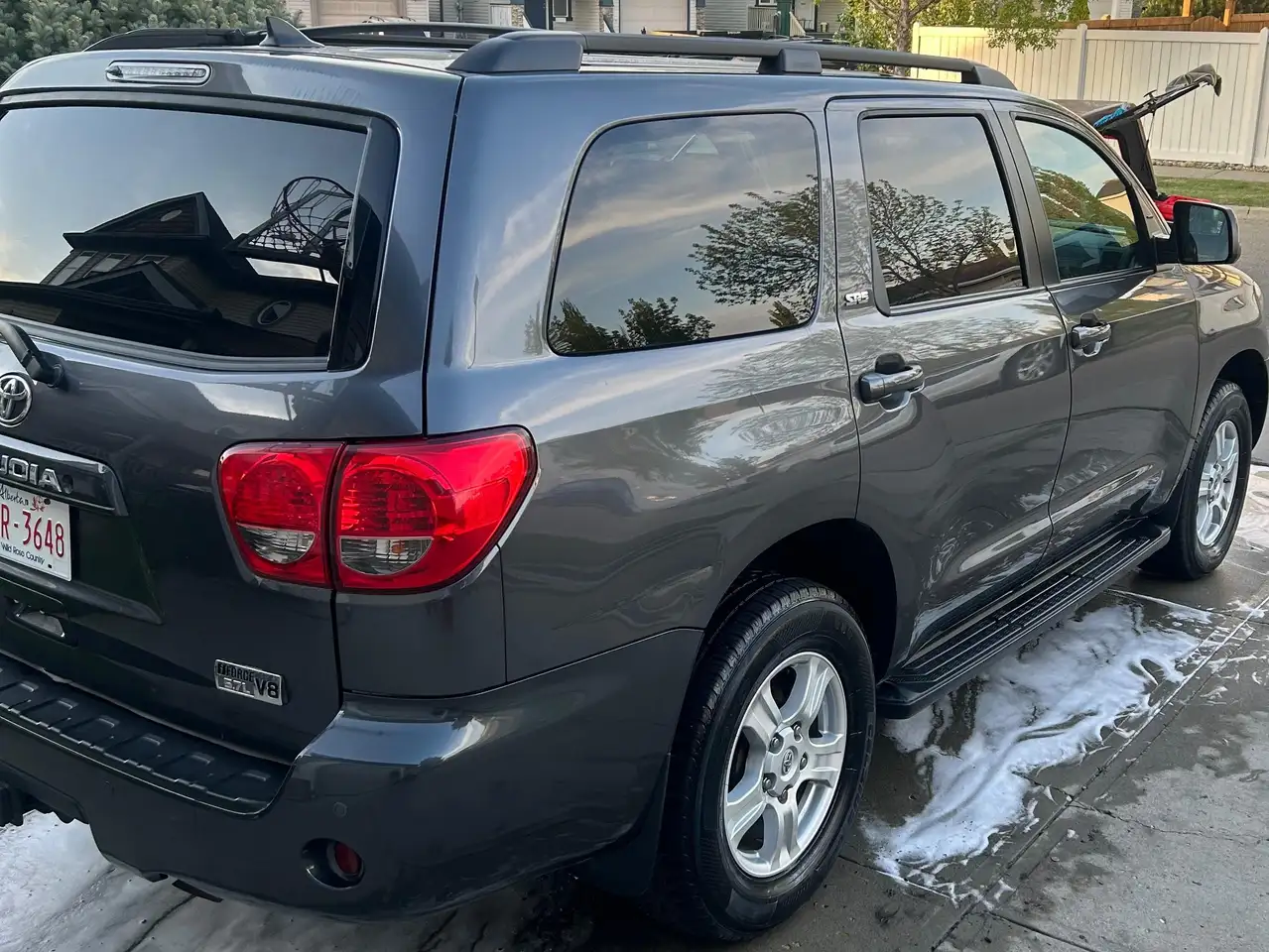 Toyota Sequoia снимка Toyota Sequoia