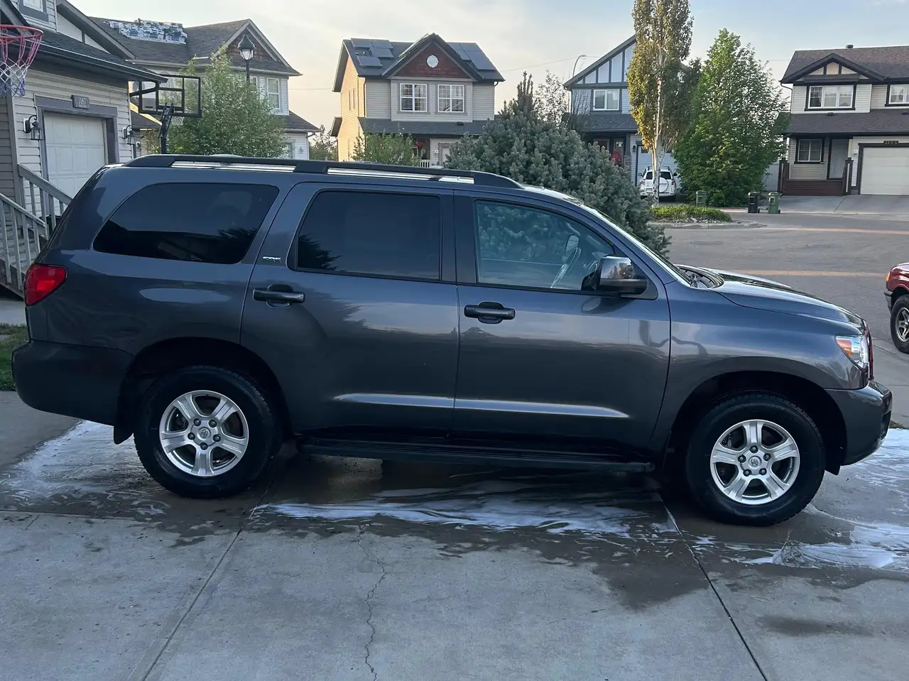 Toyota Sequoia снимка Toyota Sequoia
