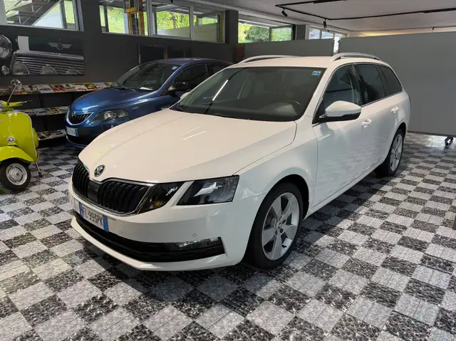 Skoda Octavia Wagon 1.6 tdi Style 115cv dsg