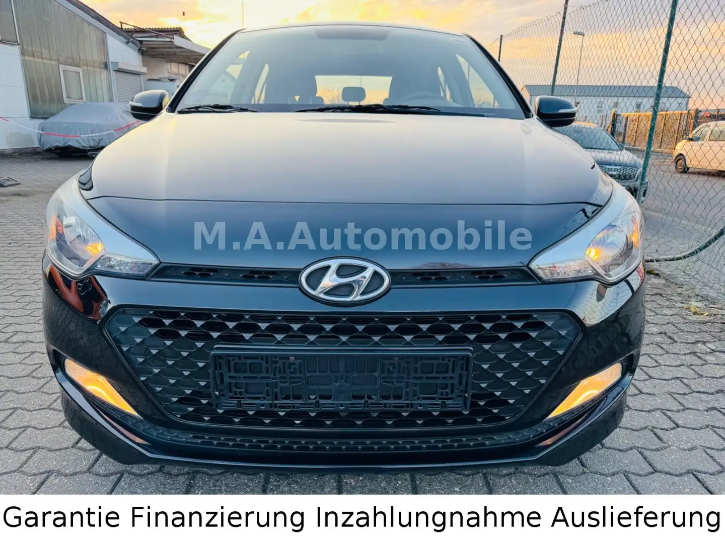 Hyundai i20 Go Schwarz - 2