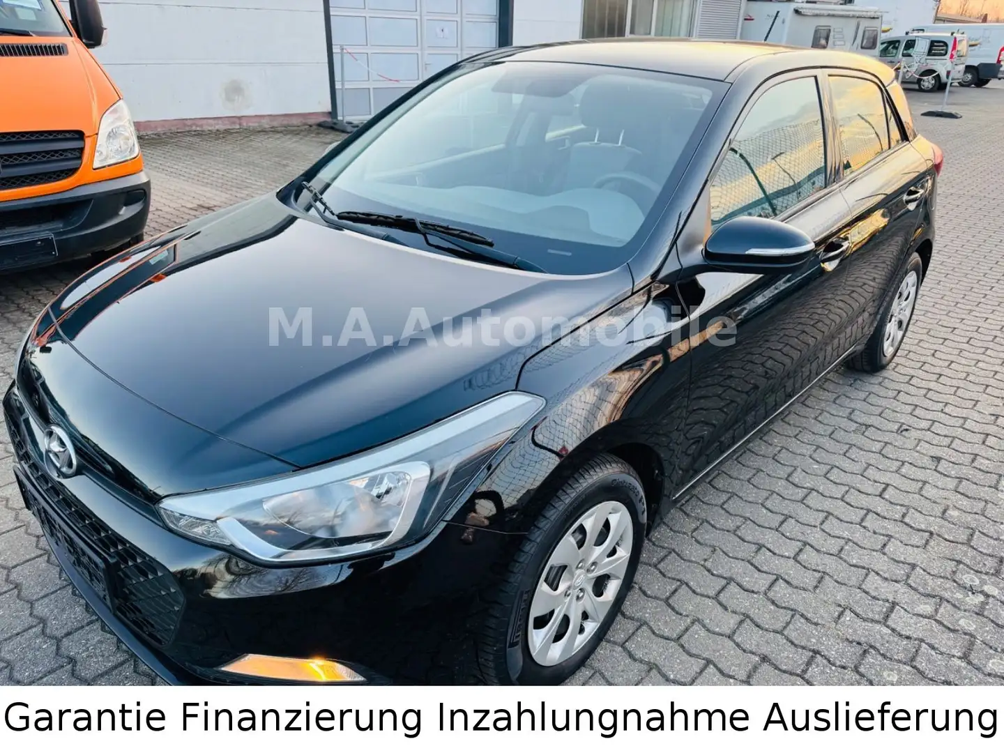 Hyundai i20 Go Schwarz - 1