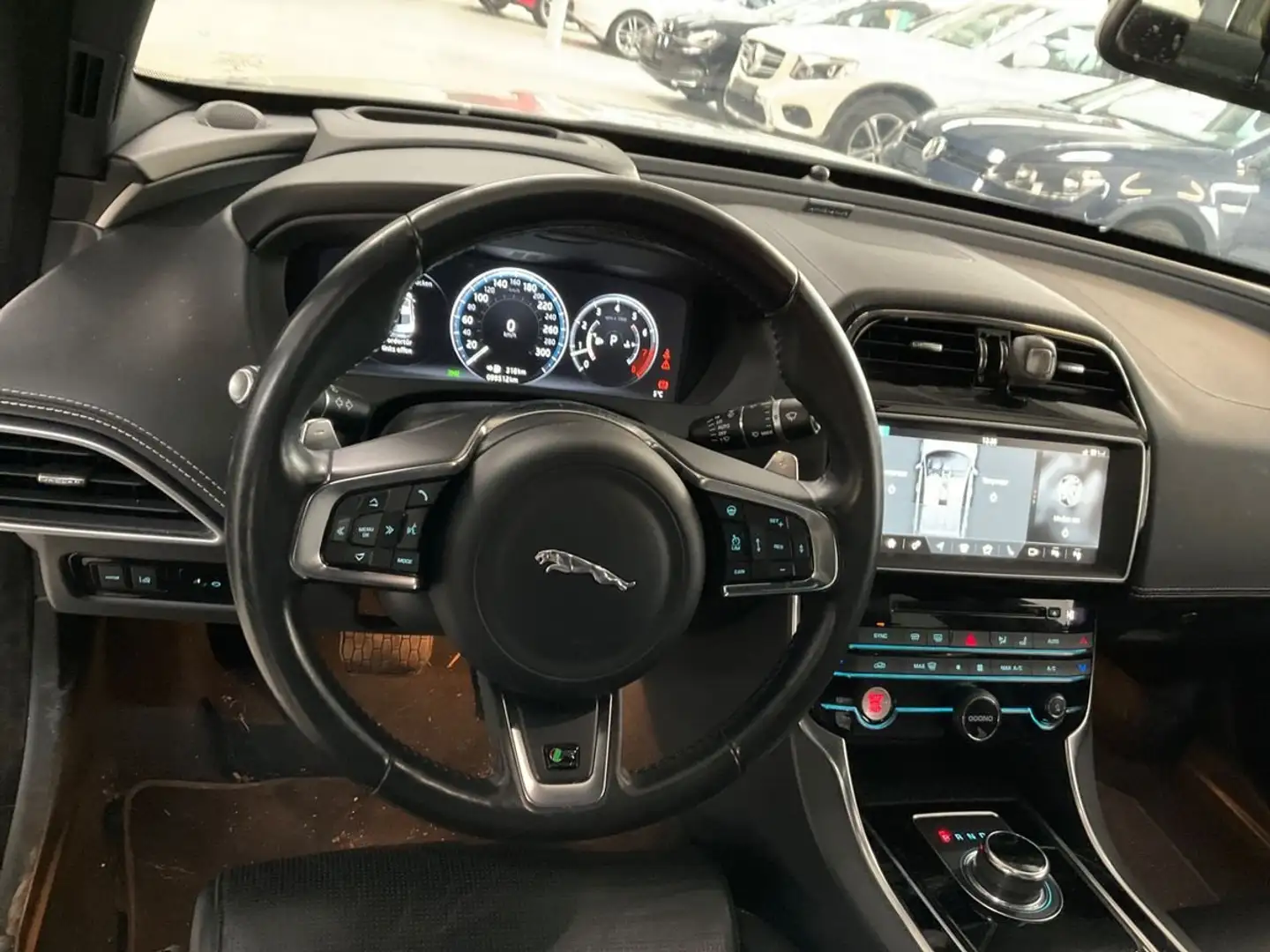 Jaguar XE XE+30t+AWD+R-Sport Weiß - 2