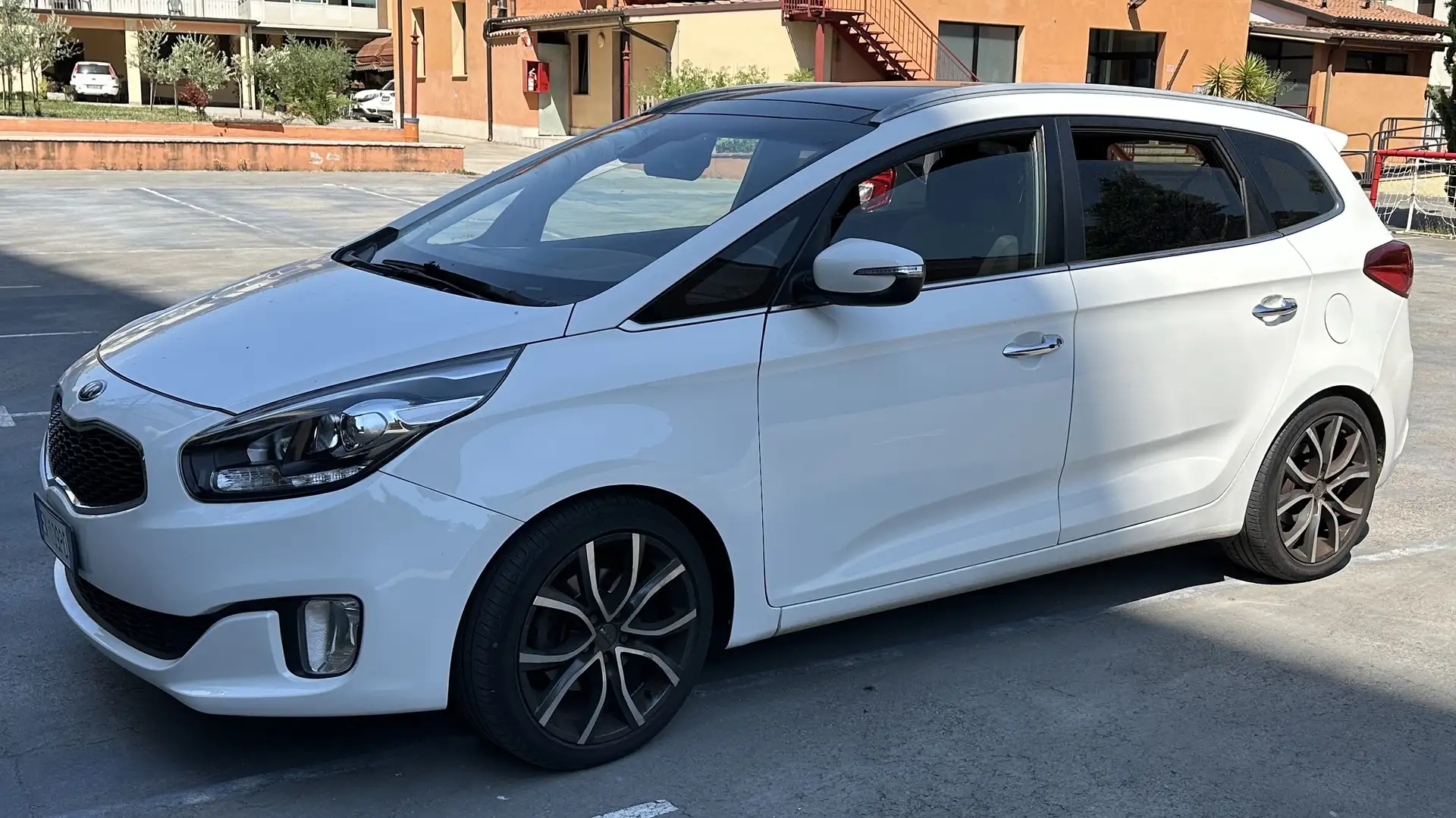 Kia Carens Carens IV 2013 1.7 crdi Class 115cv Blanc - 1