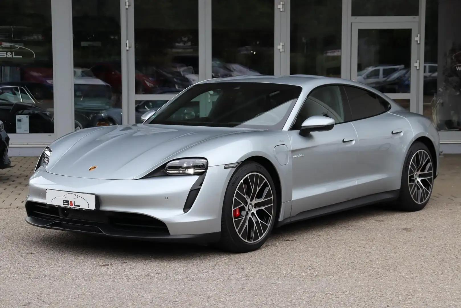 Porsche Taycan 4S /InnoDrive/ACC/DAB/TurboAero20''/93kWh Silber - 1