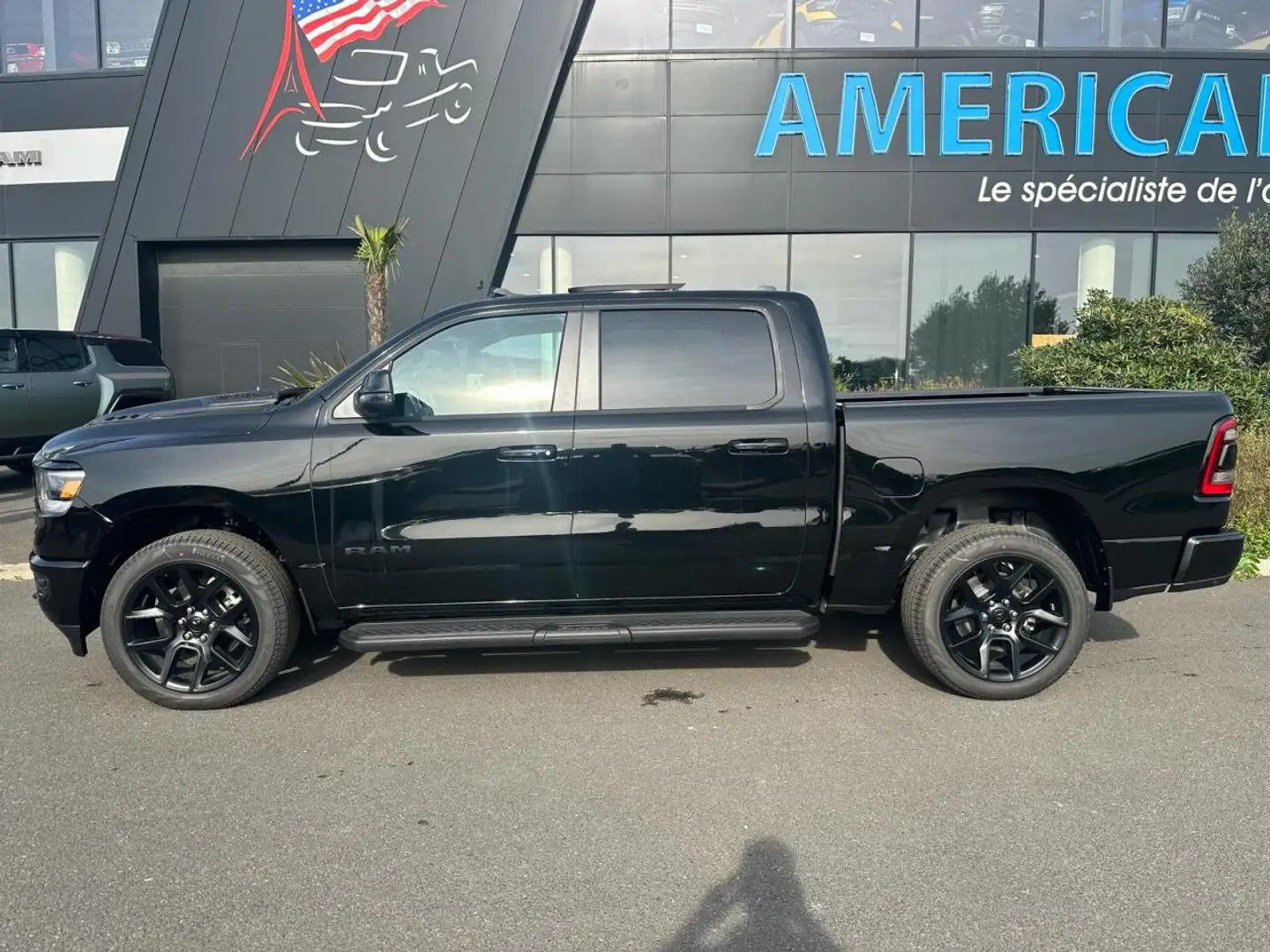 Dodge RAM 1500 CREW LARAMIE SPORT NIGHT EDITION AIR Noir - 2