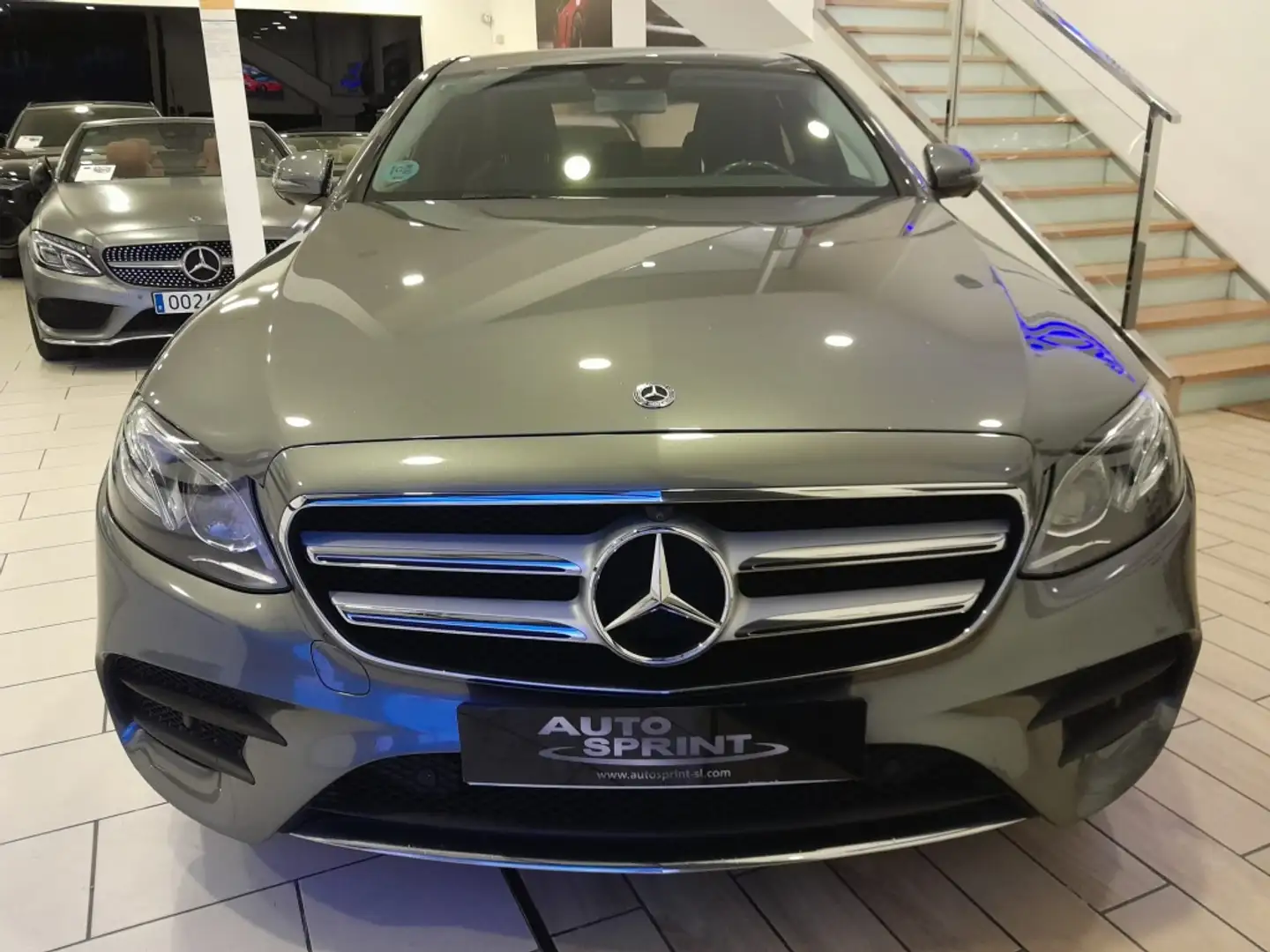 Mercedes-Benz E 350 350d 9G-Tronic Šedá - 2