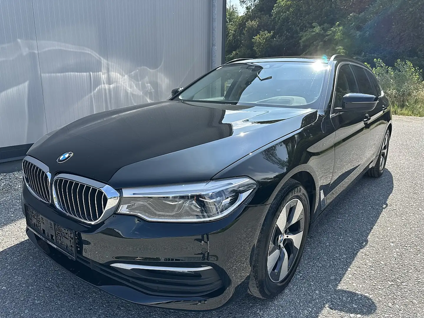 BMW 520 d Touring Aut. Schwarz - 1