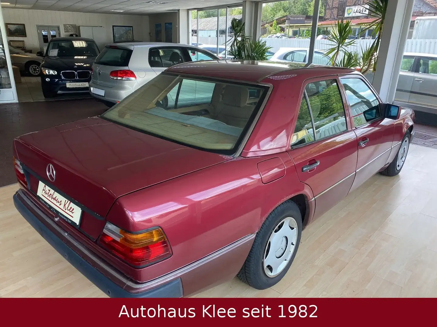 Mercedes-Benz E 220 W 124  Aut., Klima,ZV,Alu,150Tkm Červená - 2