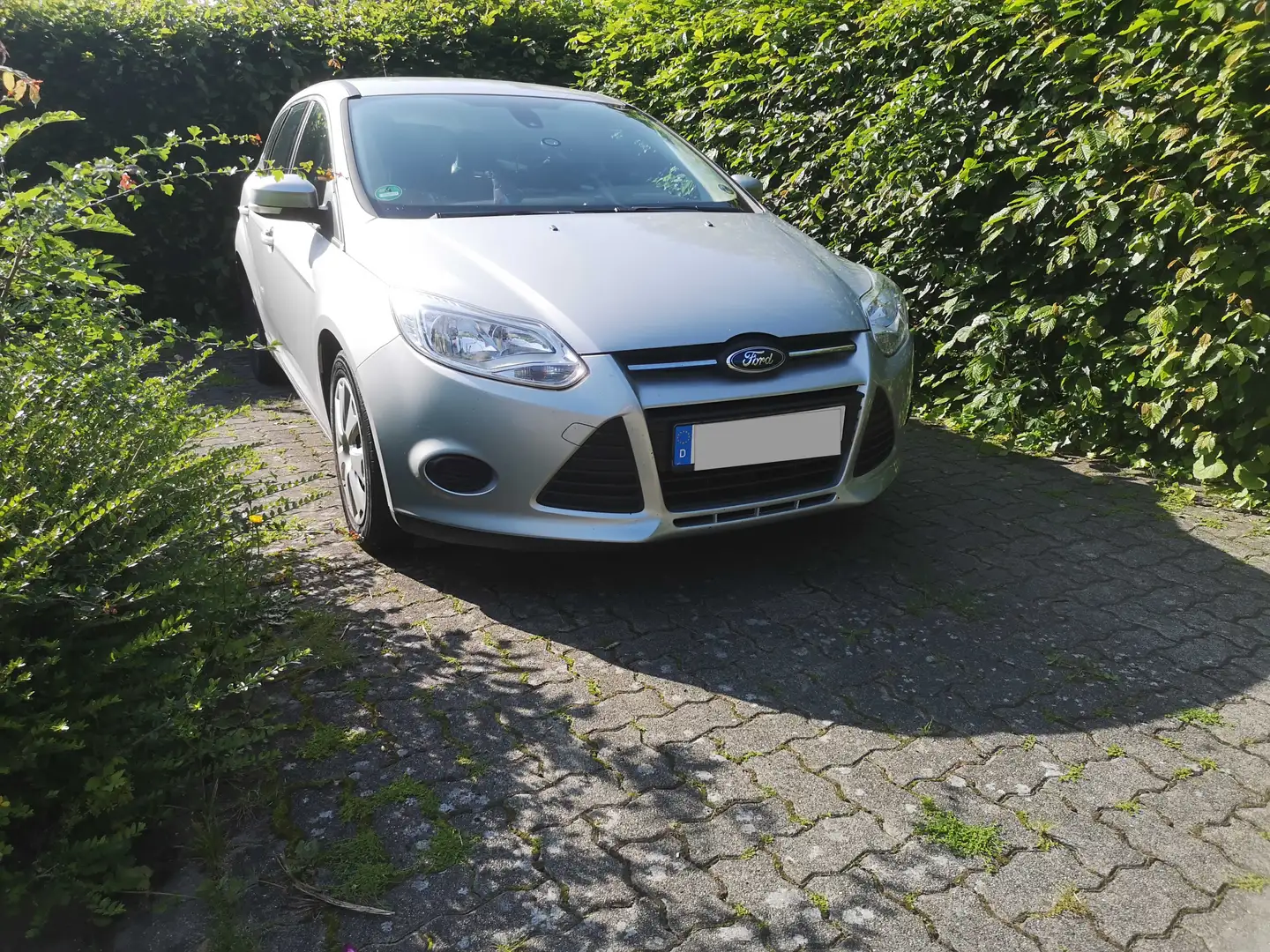 Ford Focus Focus Turnier 1.6 TDCi DPF Start-Stopp-System SYNC Stříbrná - 1