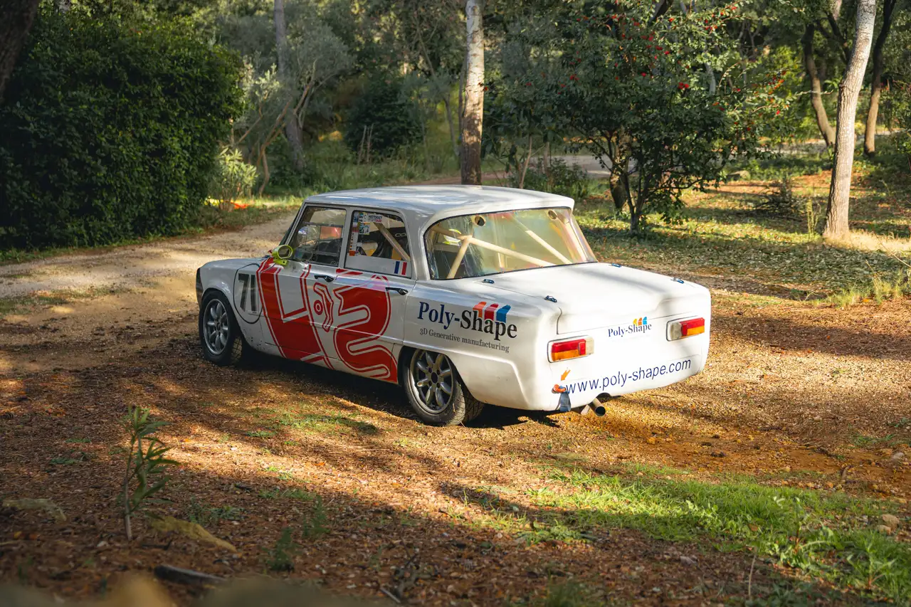 Alfa Romeo Giulia Squadra Bianca, foto 2