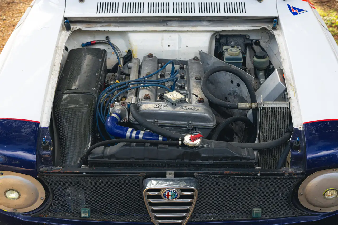 Alfa Romeo Giulia Squadra Bianca, foto 4