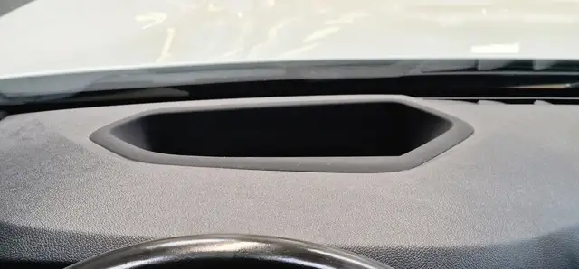 BMW 5 Series view 14