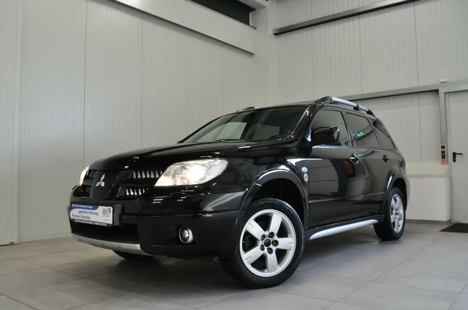 Mitsubishi Outlander 2.4 Intense'AHK'LM-FELGEN Noir - 1