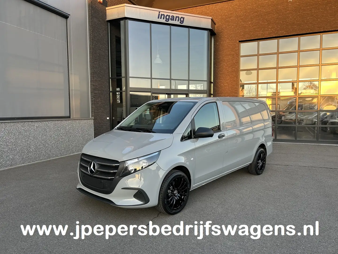 Mercedes-Benz Vito 116 CDI L2 Pro 2500KG Trekhaak / MBUX / Camera / N Gris - 1