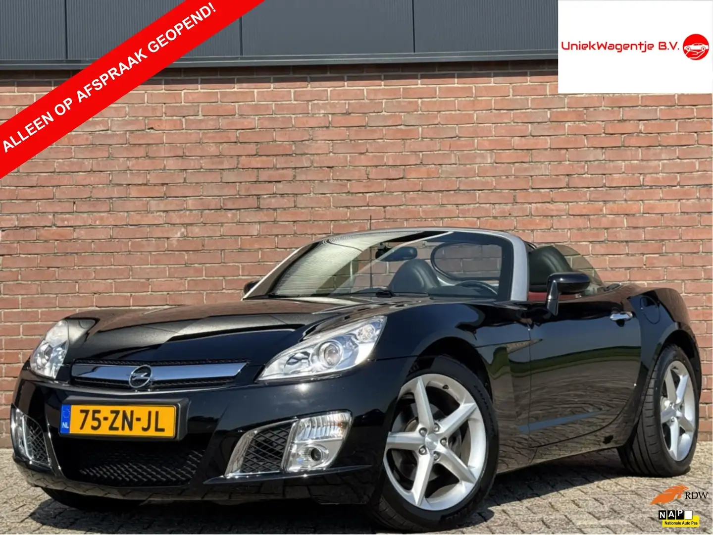 Opel GT 2.0 TURBO ECOTEC | NL-AUTO! | NIEUWSTAAT! | LEDER! Schwarz - 1