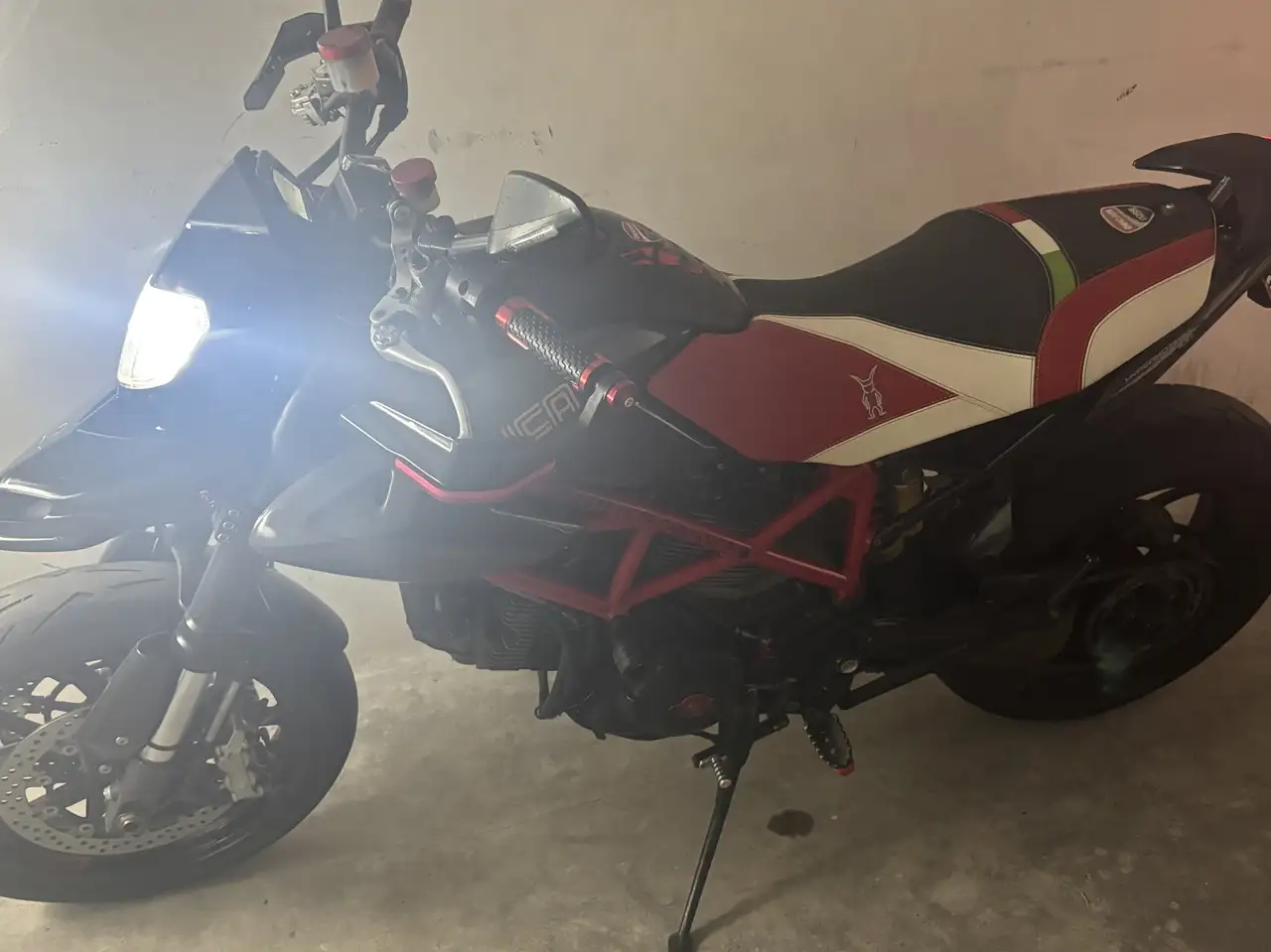 Ducati Hypermotard 1100