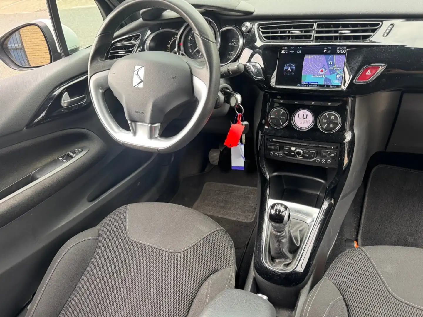 Citroen DS3 1.2 VTi Business CLIMA NAVI NIEUWE KOPPELING NAP A Bruin - 2