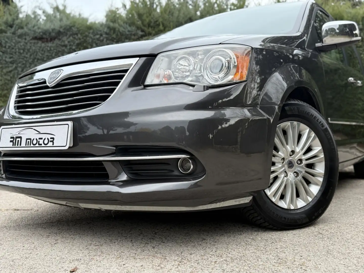 Lancia Voyager 2.8CRD E. Limitada Family Class 177 Aut. - 2