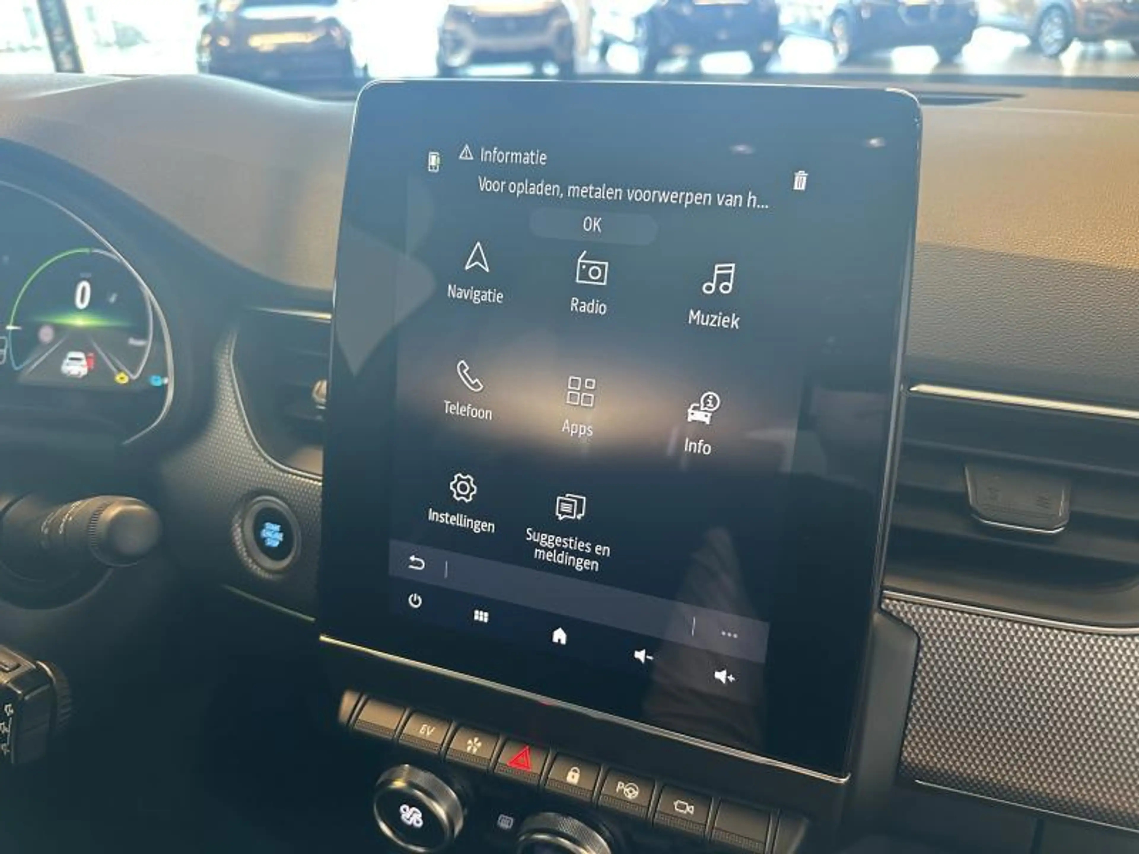 Renault Arkana 1.6 E-TECH MHEV Techno — photo 13