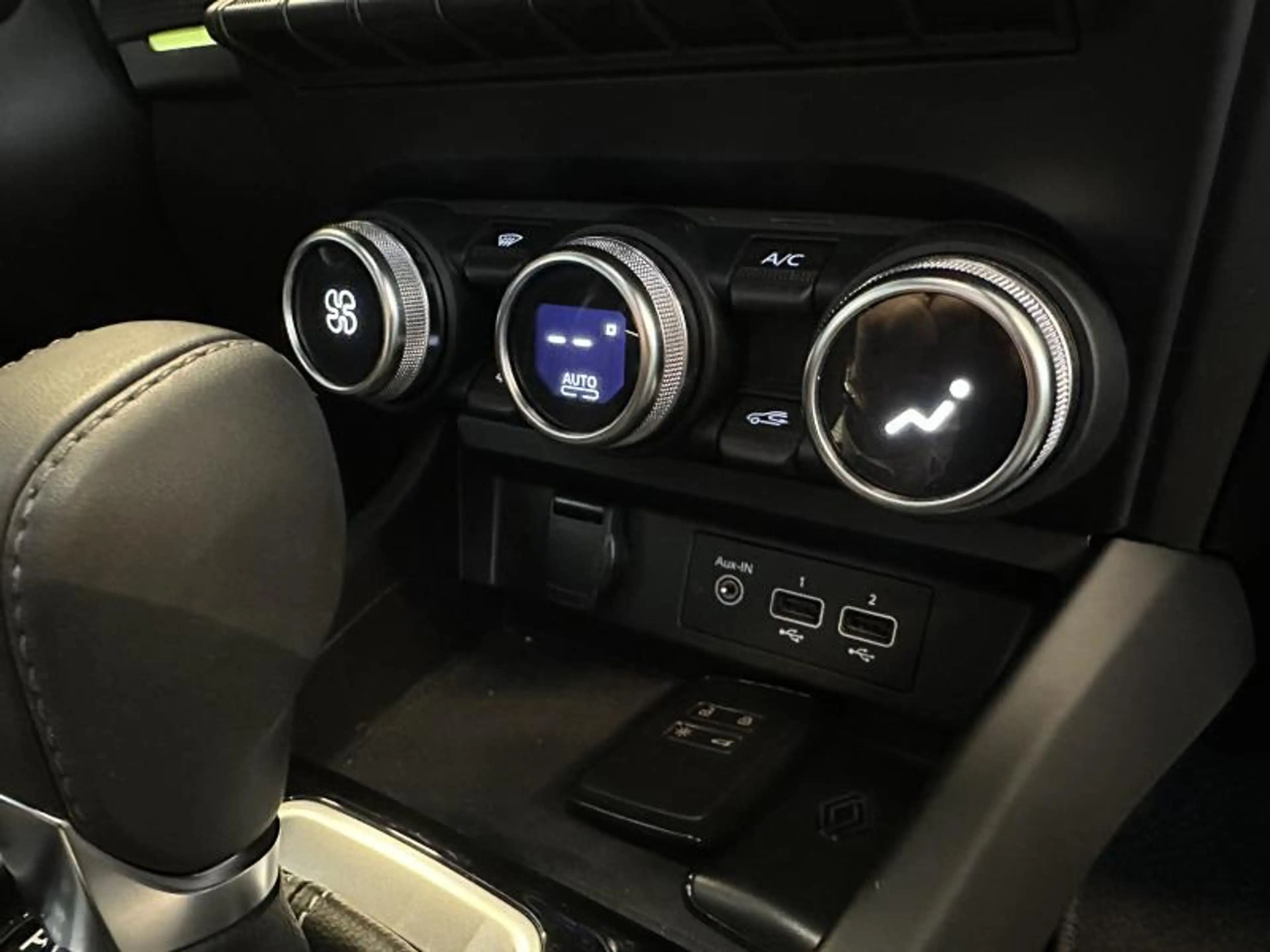 Renault Arkana 1.6 E-TECH MHEV Techno — photo 16