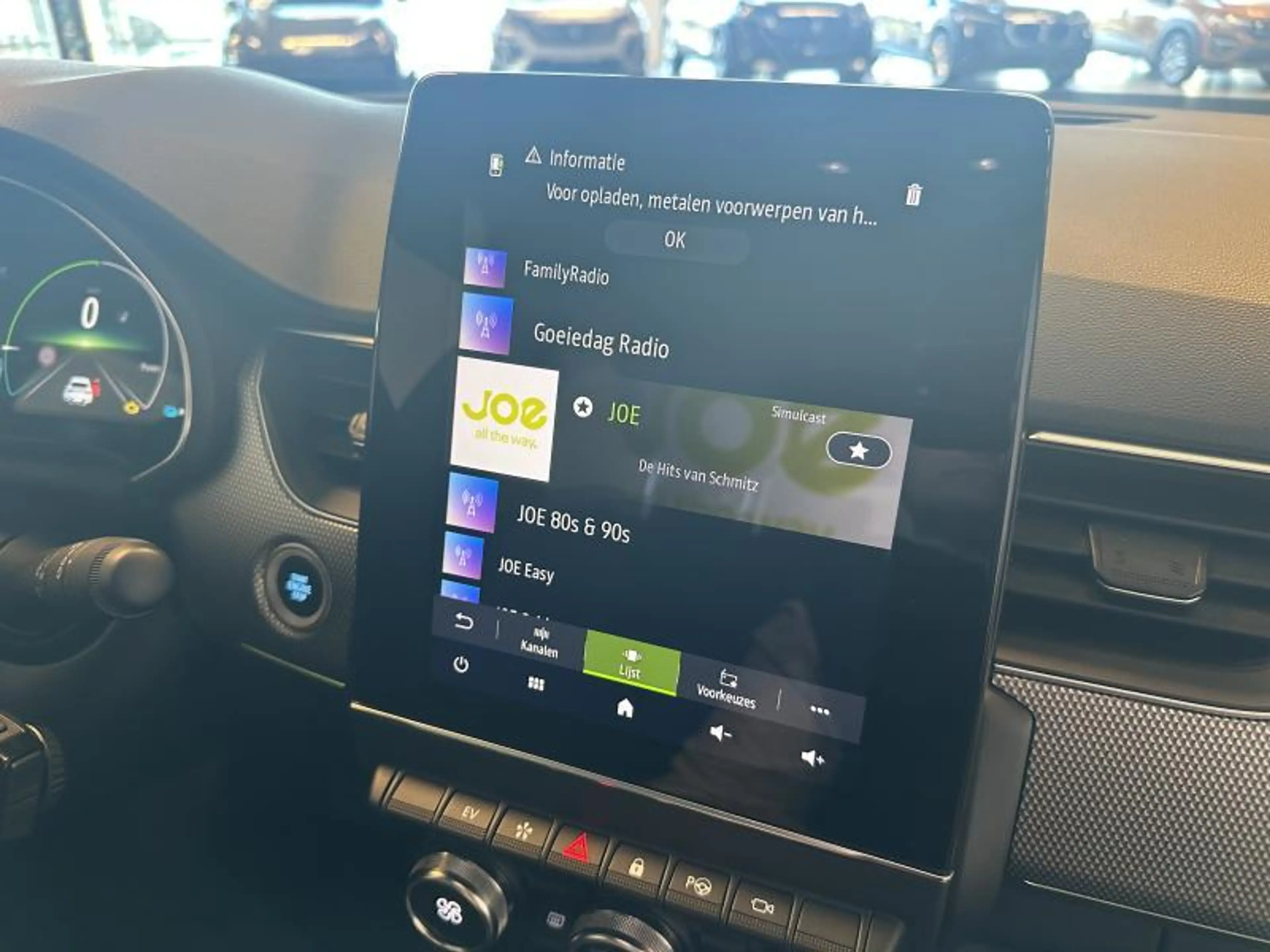 Renault Arkana 1.6 E-TECH MHEV Techno — photo 12