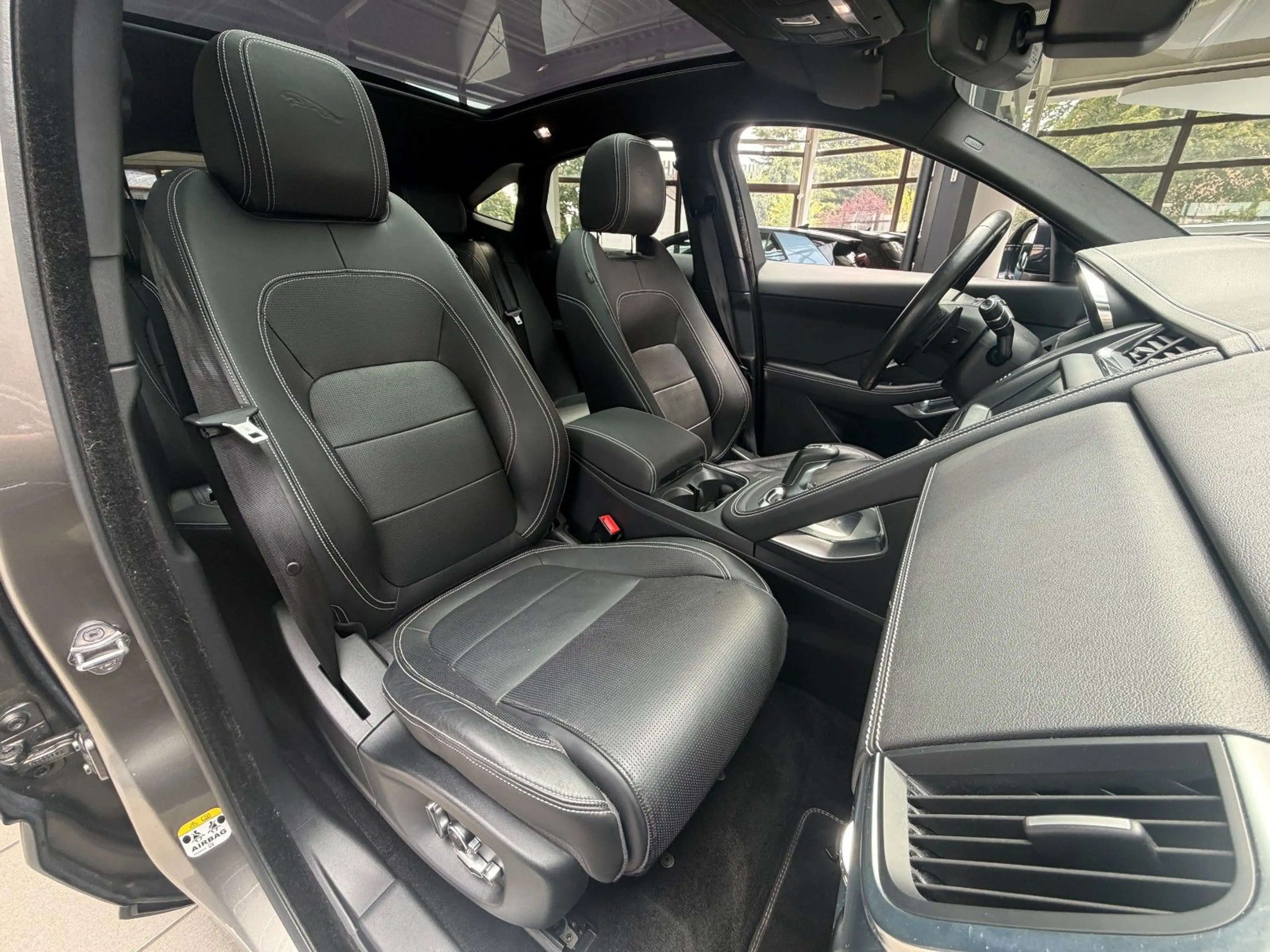 Jaguar E-Pace E-PACE R-Dynamic HSE AWD — photo 15