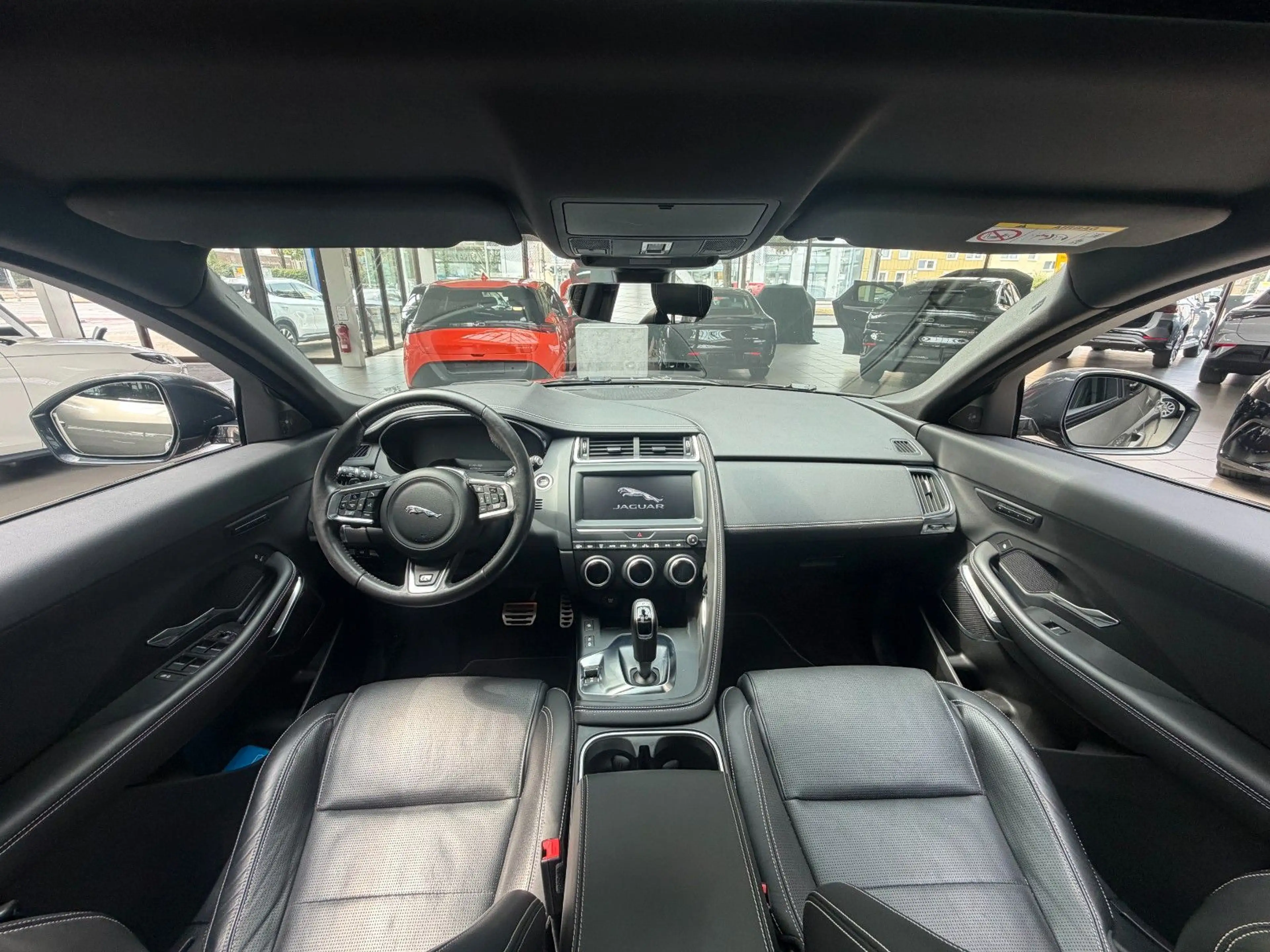 Jaguar E-Pace E-PACE R-Dynamic HSE AWD — photo 13