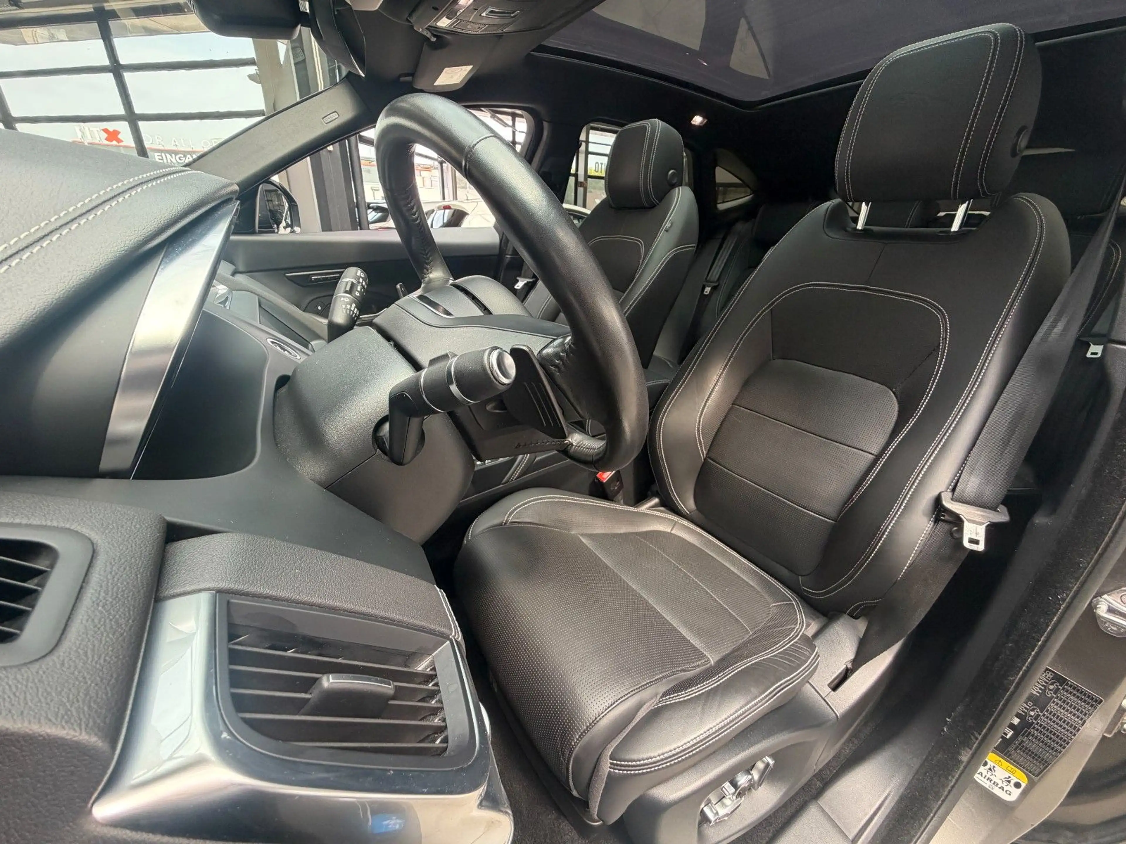Jaguar E-Pace E-PACE R-Dynamic HSE AWD — photo 14