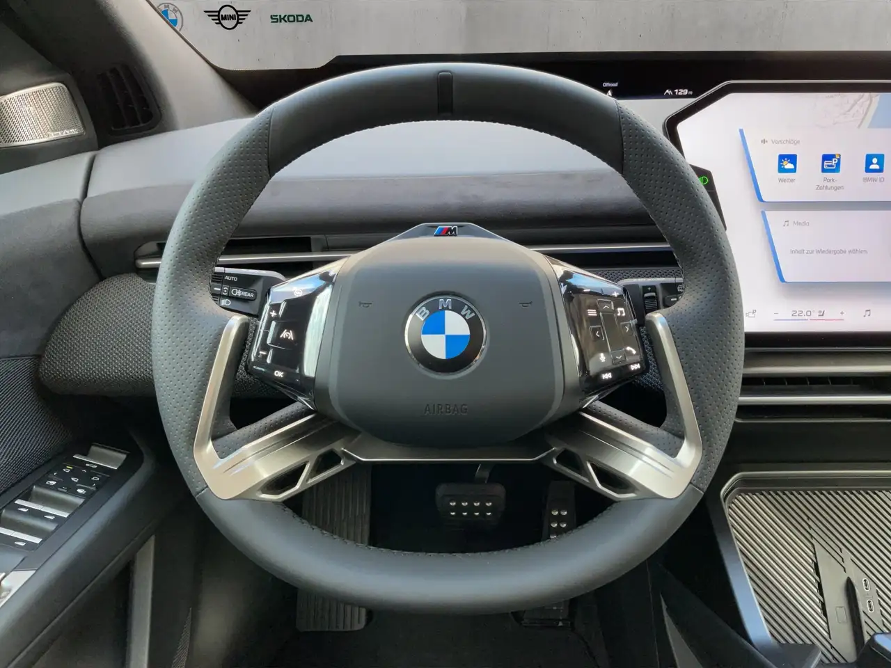 BMW iX3 50 xDrive M SPORT PRO HUD PANO AHK HARMAN KARDON 3 14