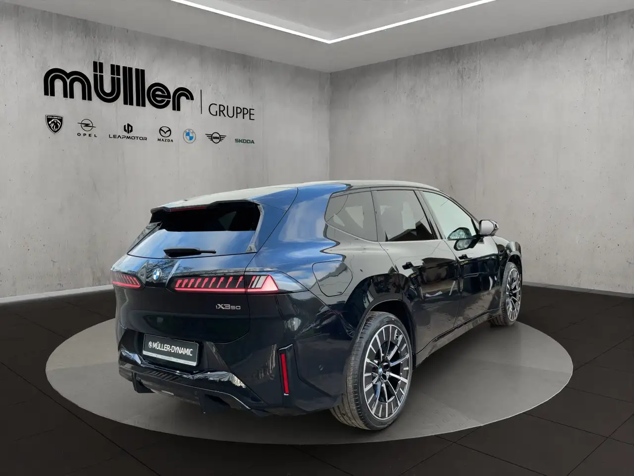 BMW iX3 50 xDrive M SPORT PRO HUD PANO AHK HARMAN KARDON 3 6