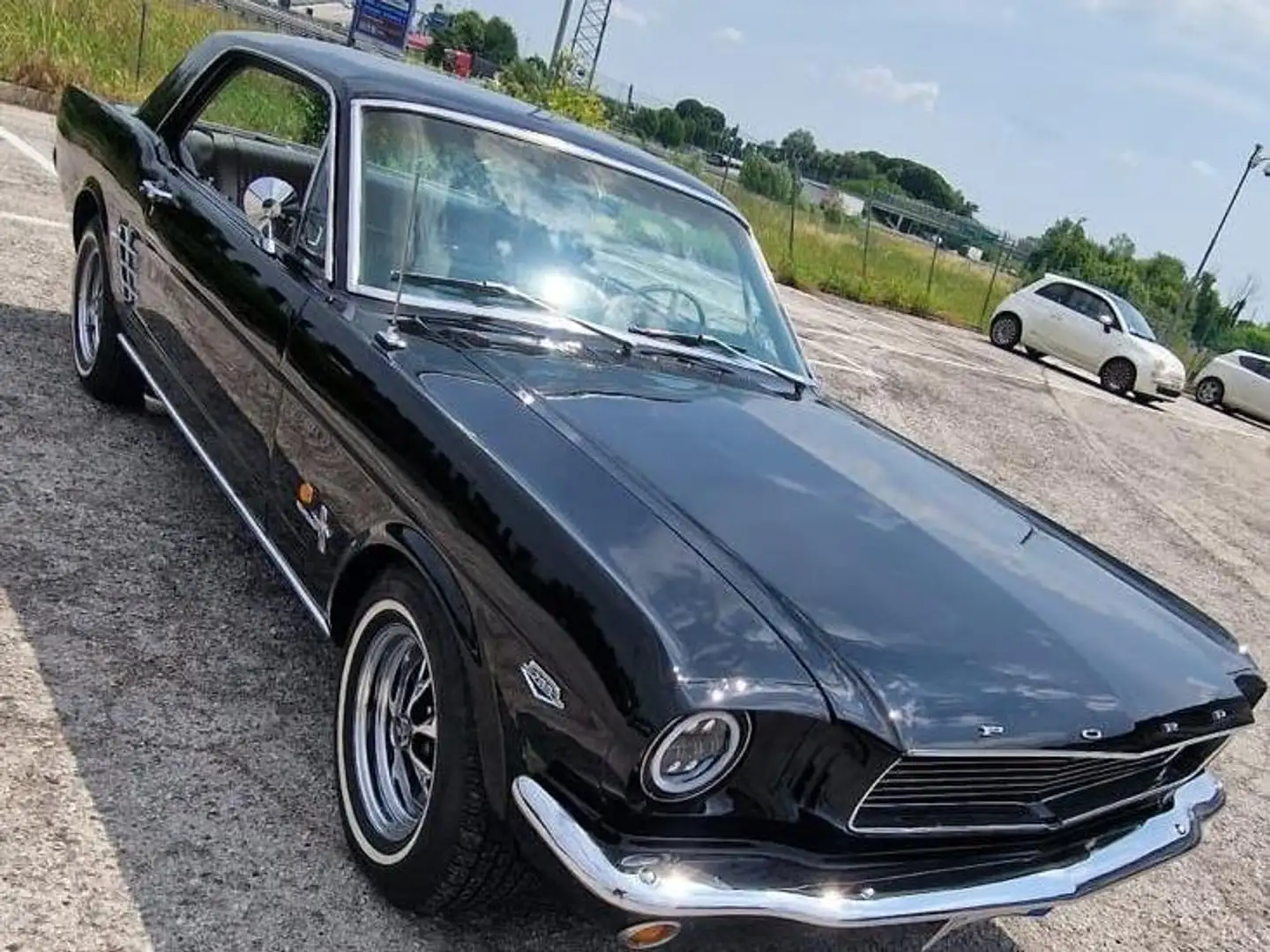 Ford Mustang Nero - 2