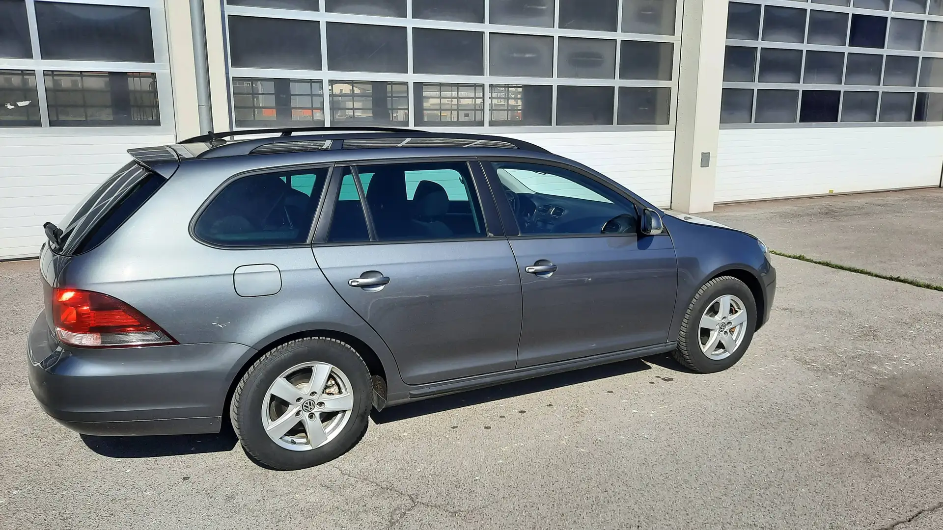 Volkswagen Golf Variant Comfortline 1,6 TDI DPF Grau - 2
