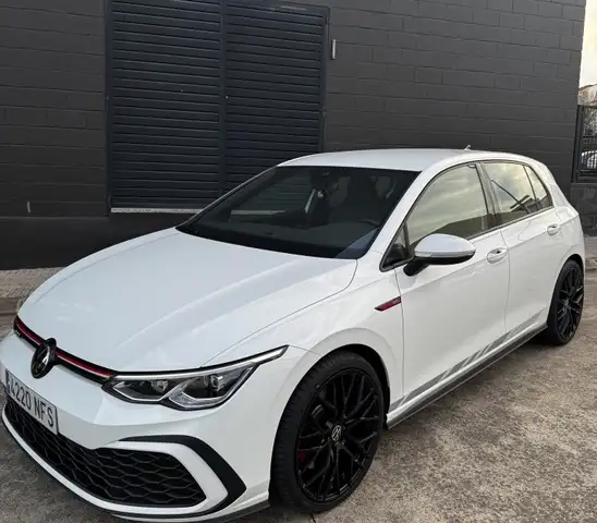 Volkswagen Golf GTI 2.0 TSI DSG 180kW