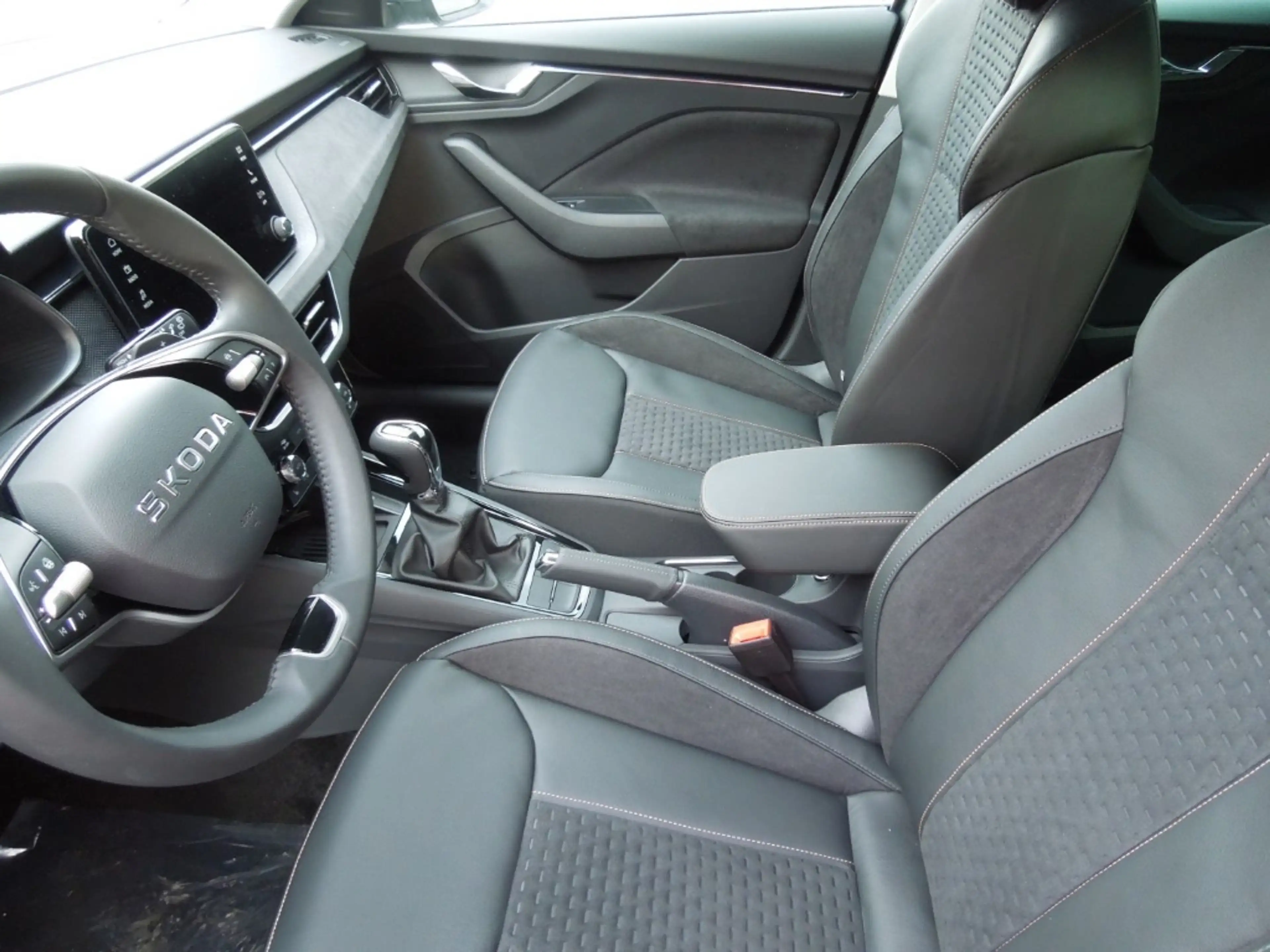 Skoda Scala 1.0TSI DSG Premium/LED/Sitzheizung/Kamera — photo 10