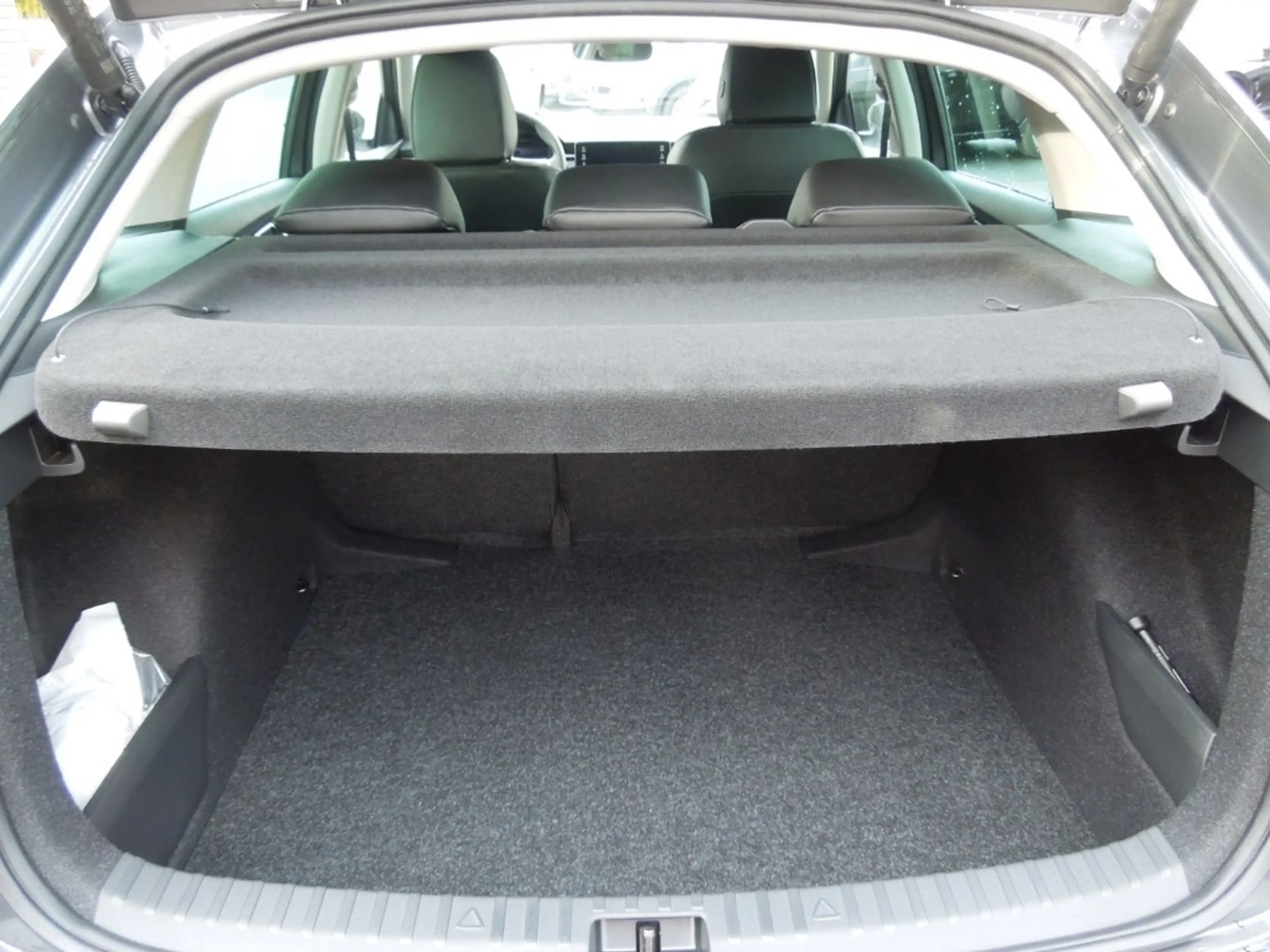 Skoda Scala 1.0TSI DSG Premium/LED/Sitzheizung/Kamera — photo 14