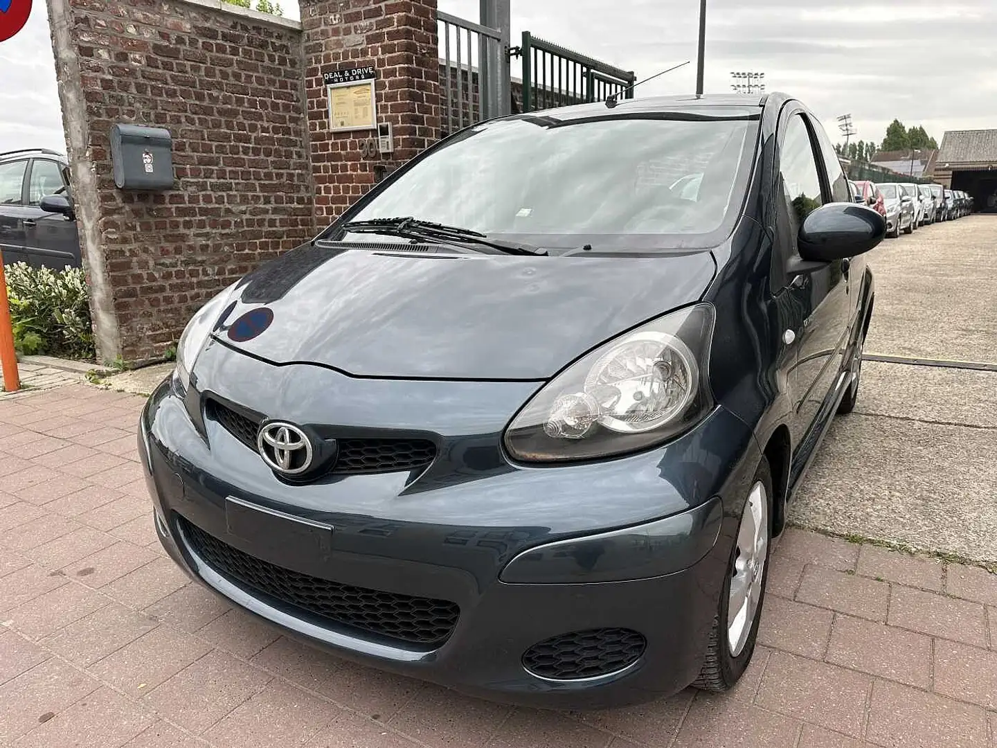 Toyota Aygo 1.0 I MET 161DKM Grigio - 1