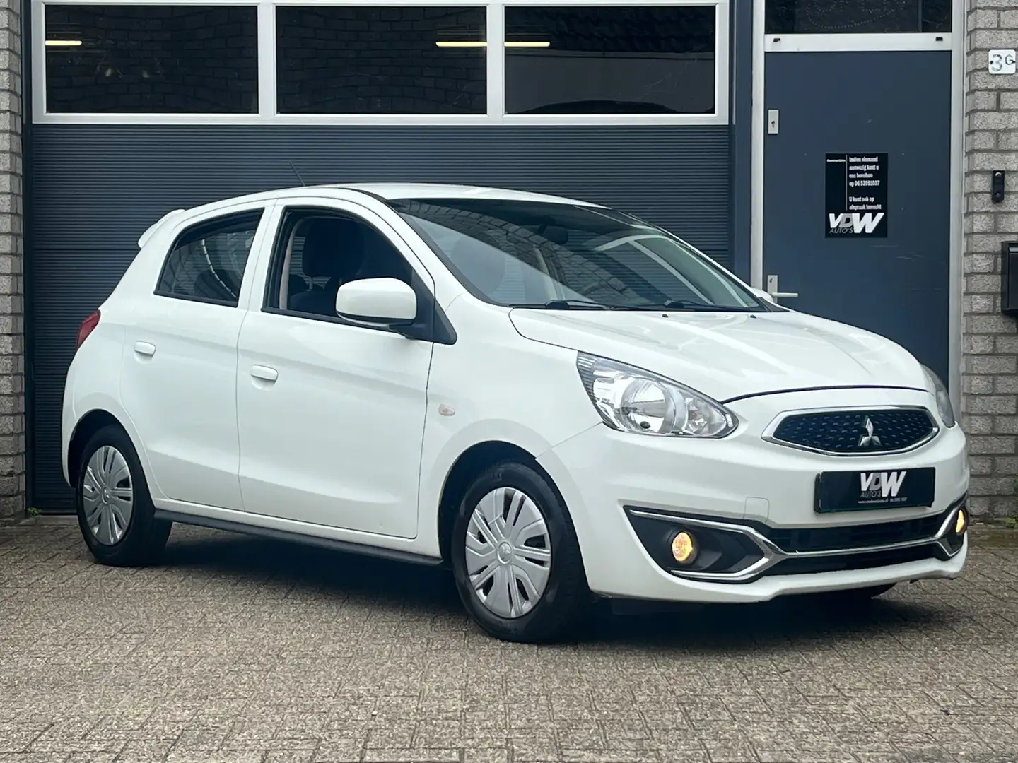 Mitsubishi Space Star 1.0 Cool+ 5 deurs nl auto Wit - 2