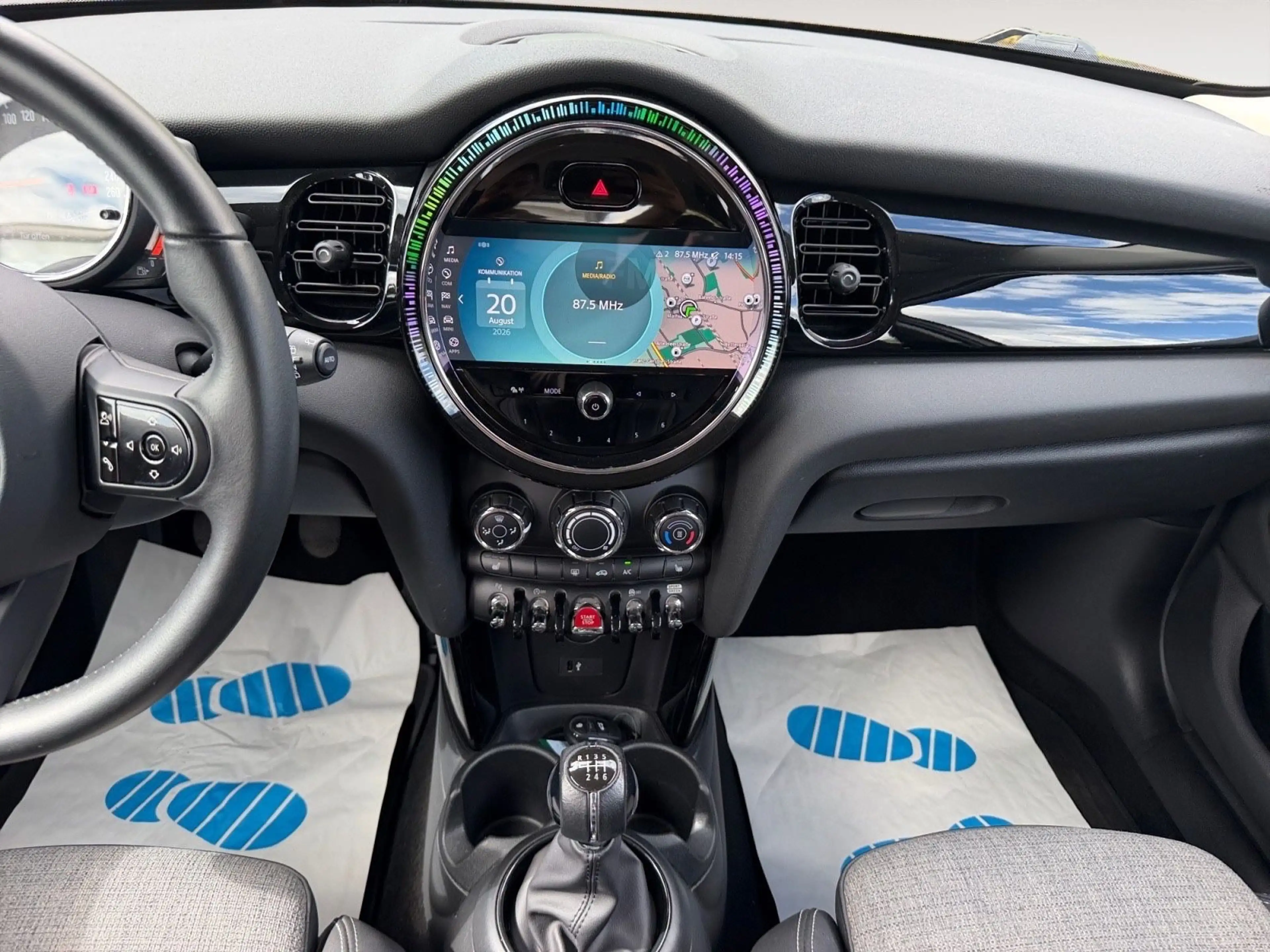 MINI One Mini 5-trg. One Classic Trim Navi LED — photo 11