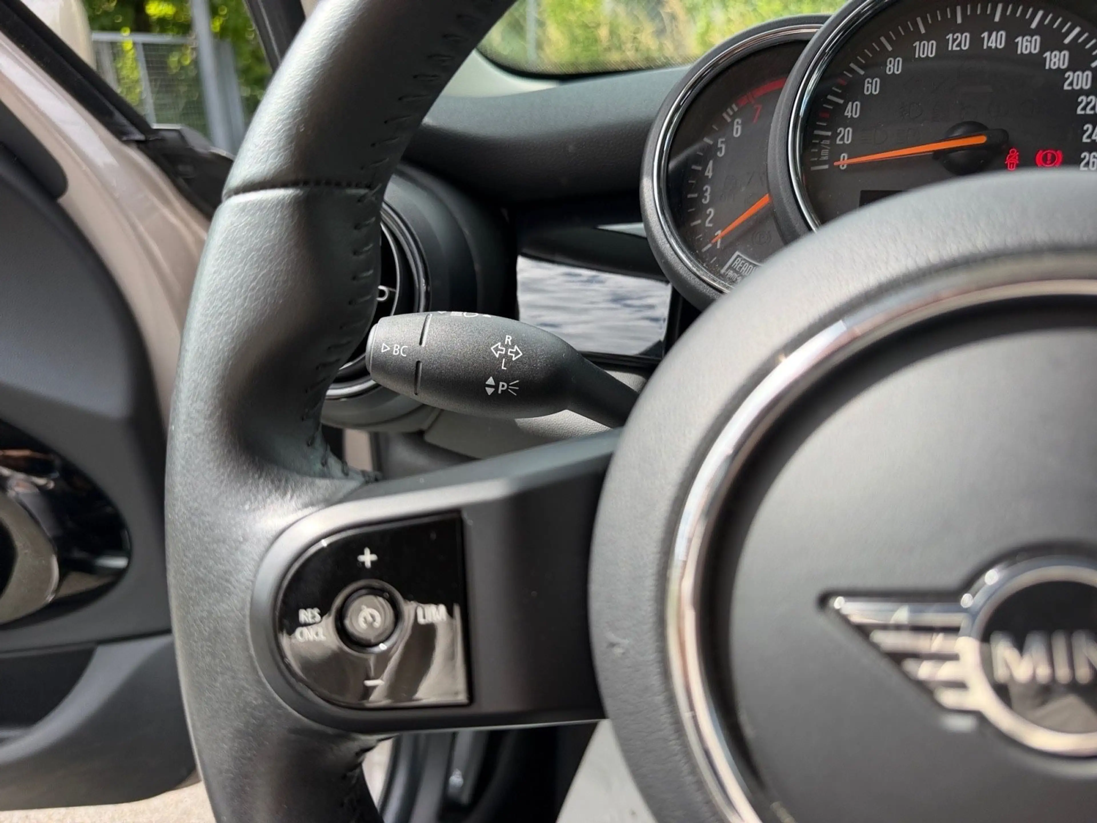 MINI One Mini 5-trg. One Classic Trim Navi LED — photo 15