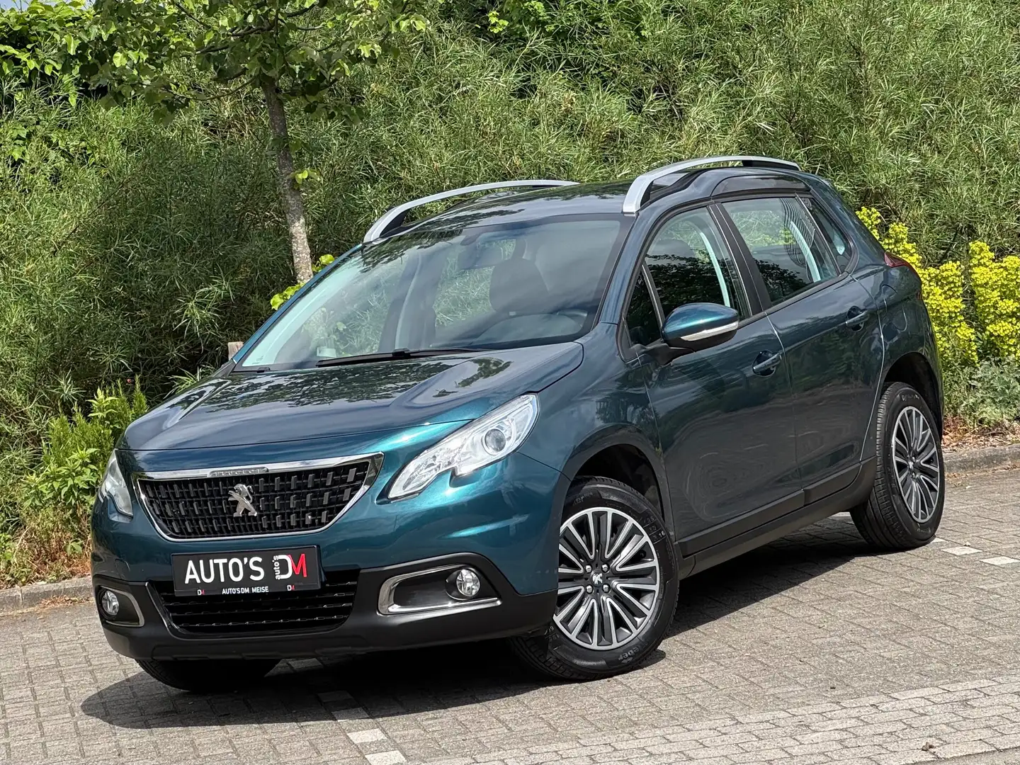 Peugeot 2008 1.2i PureTech Active Navi, Cruise, PDC A Bleu - 1