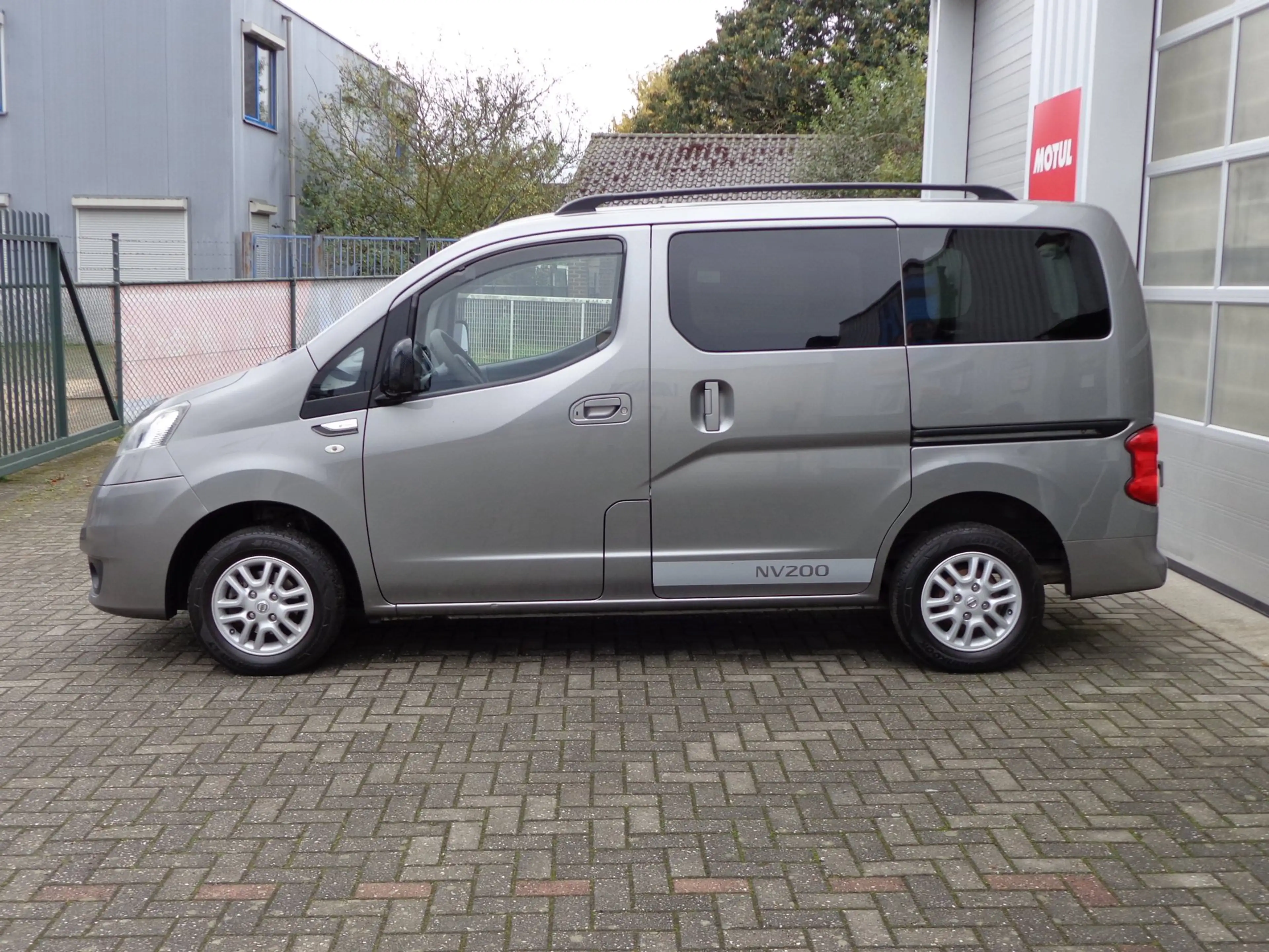 Nissan Evalia 1.6 Acenta 5 Persoons zeer mooi — photo 4