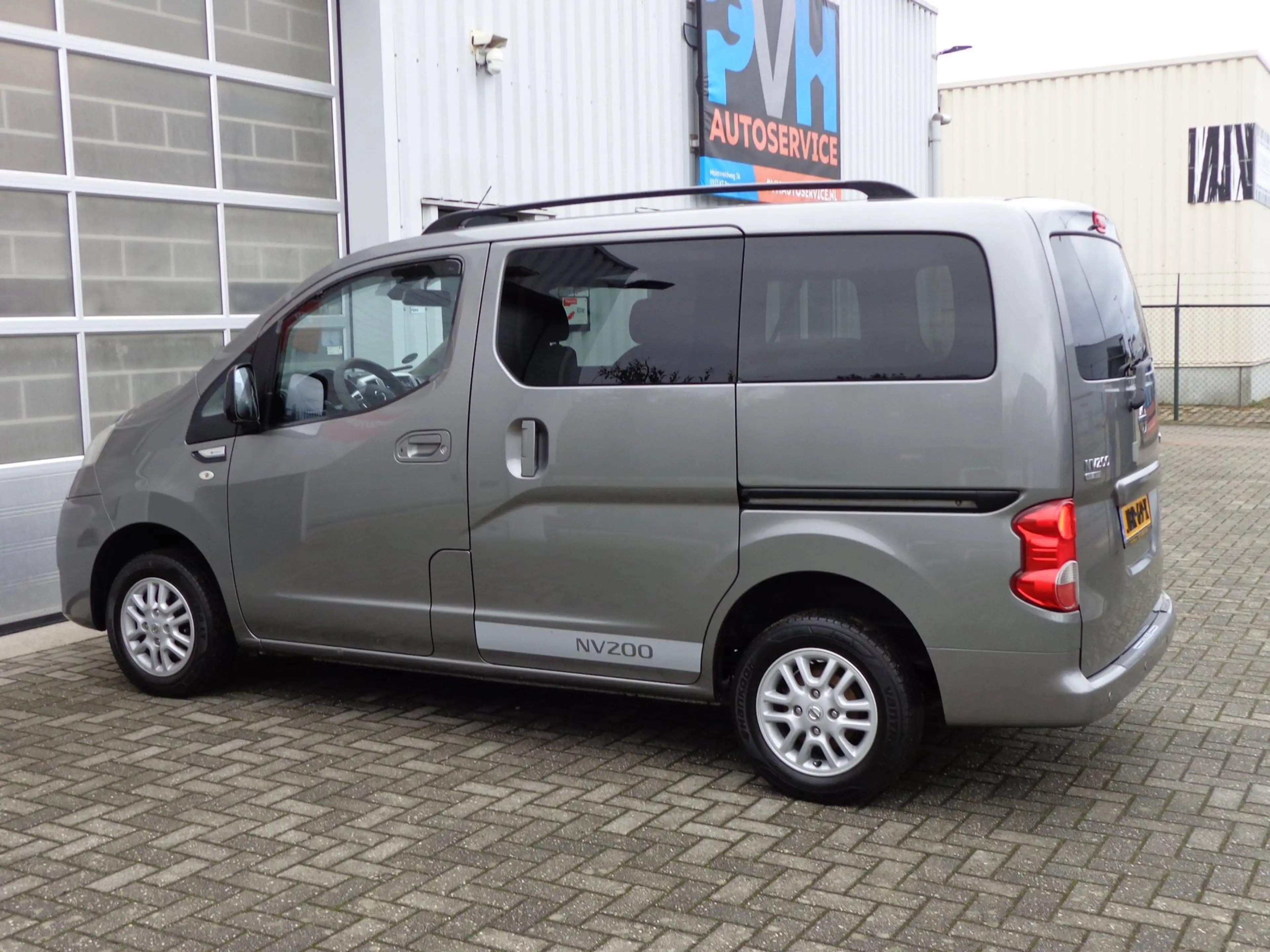 Nissan Evalia 1.6 Acenta 5 Persoons zeer mooi — photo 14