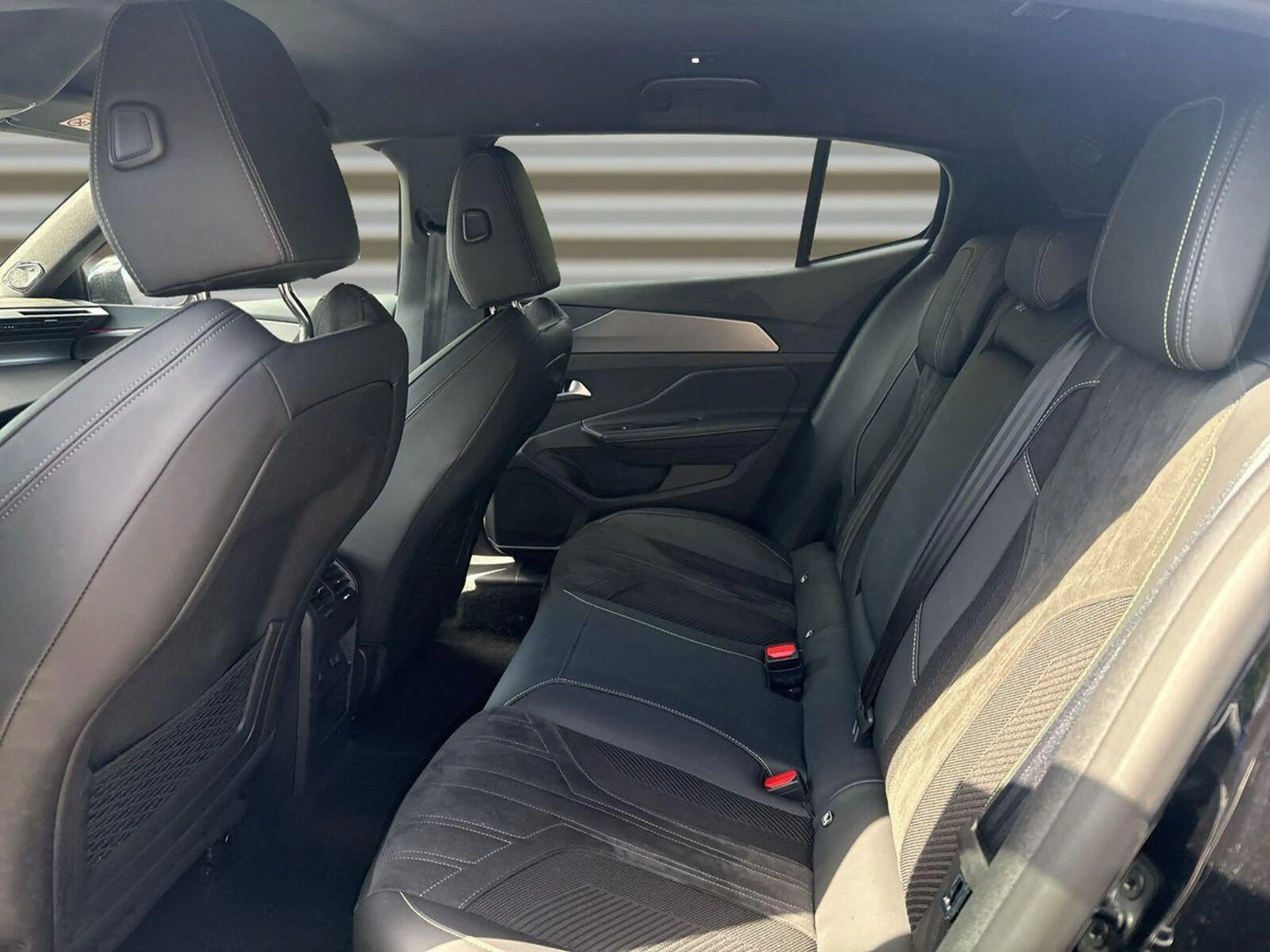Peugeot 408 GT Hybrid 225*360°Kam*Leder*Matrix*Sound*ACC — photo 12