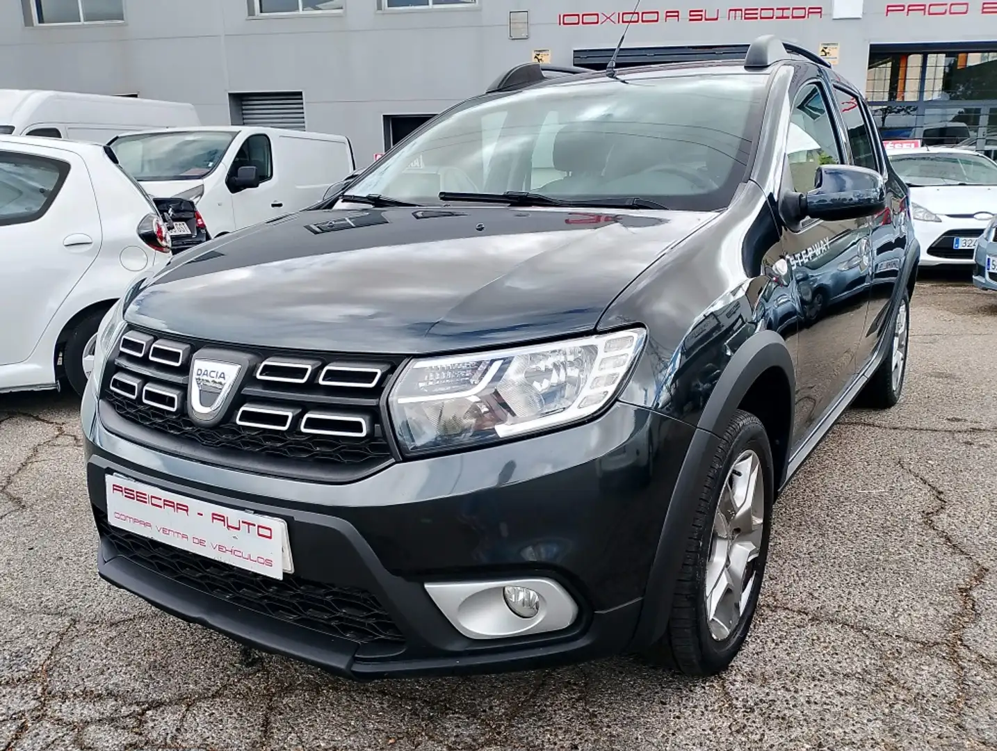 Dacia Sandero 0.9 TCE Stepway 90 Silber - 2