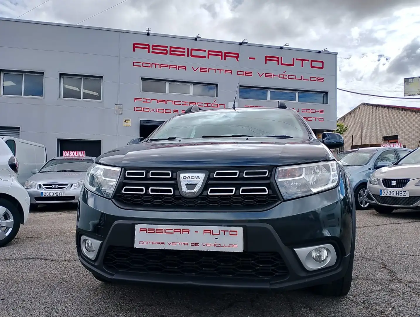Dacia Sandero 0.9 TCE Stepway 90 Silber - 1