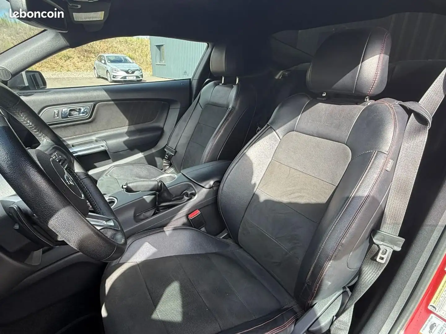 Ford Mustang Rouge - 2