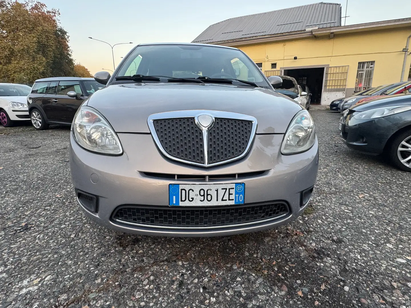 Lancia Ypsilon Ypsilon II 2007 1.4 8v Platino Grigio - 2