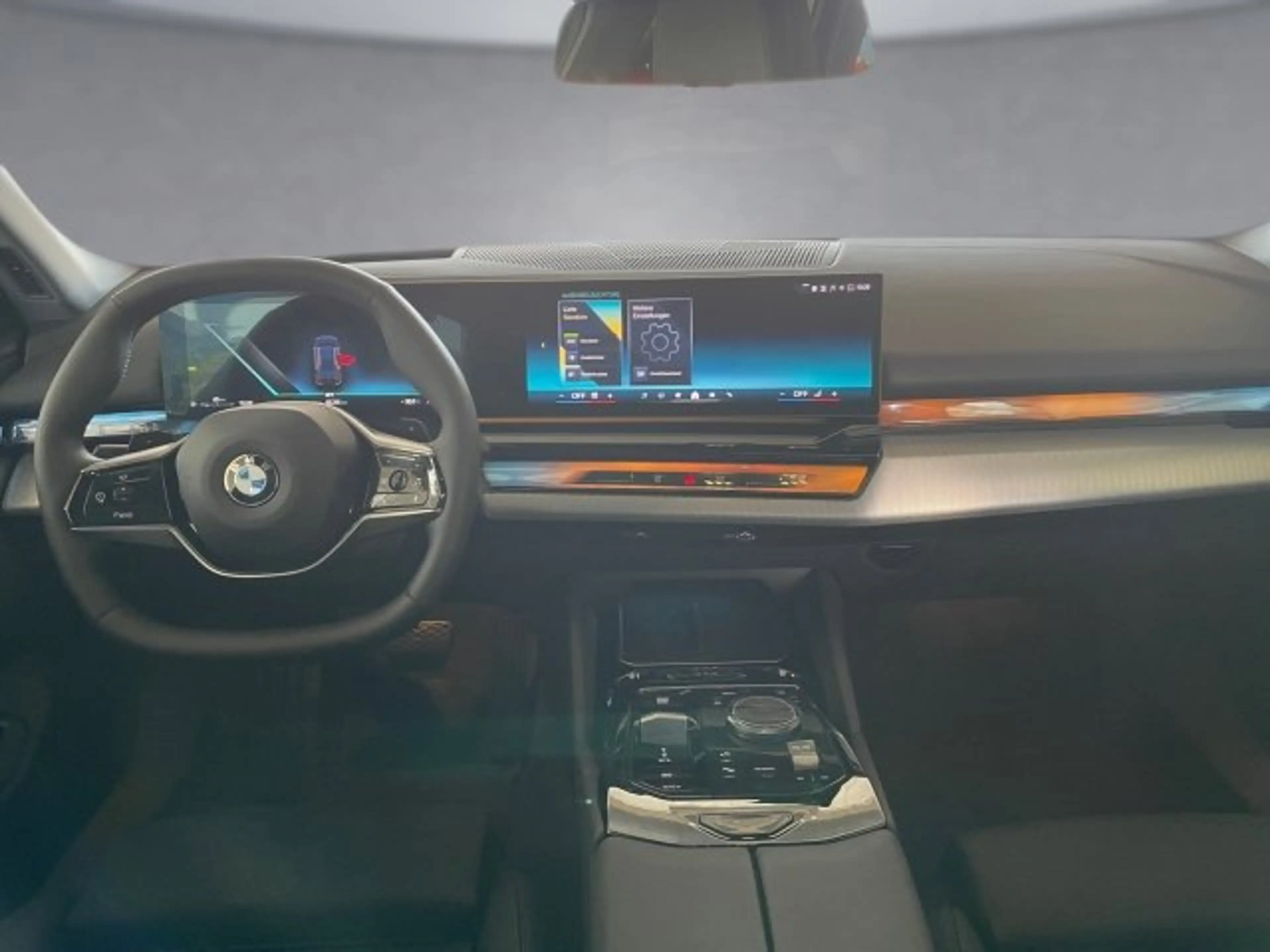Ford E-Transit 520d xDrive Limousine G60 B47 — photo 9